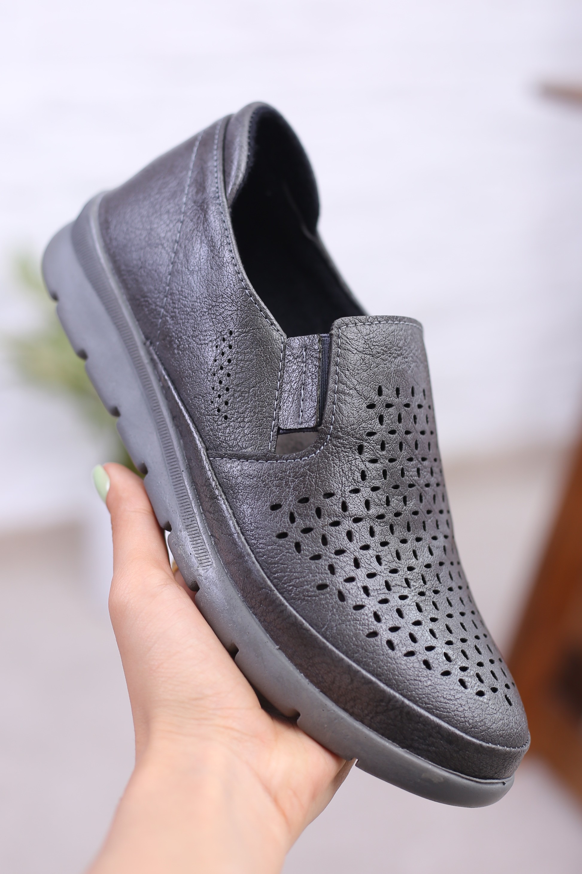 کفش پرسنلی زنانه واتا