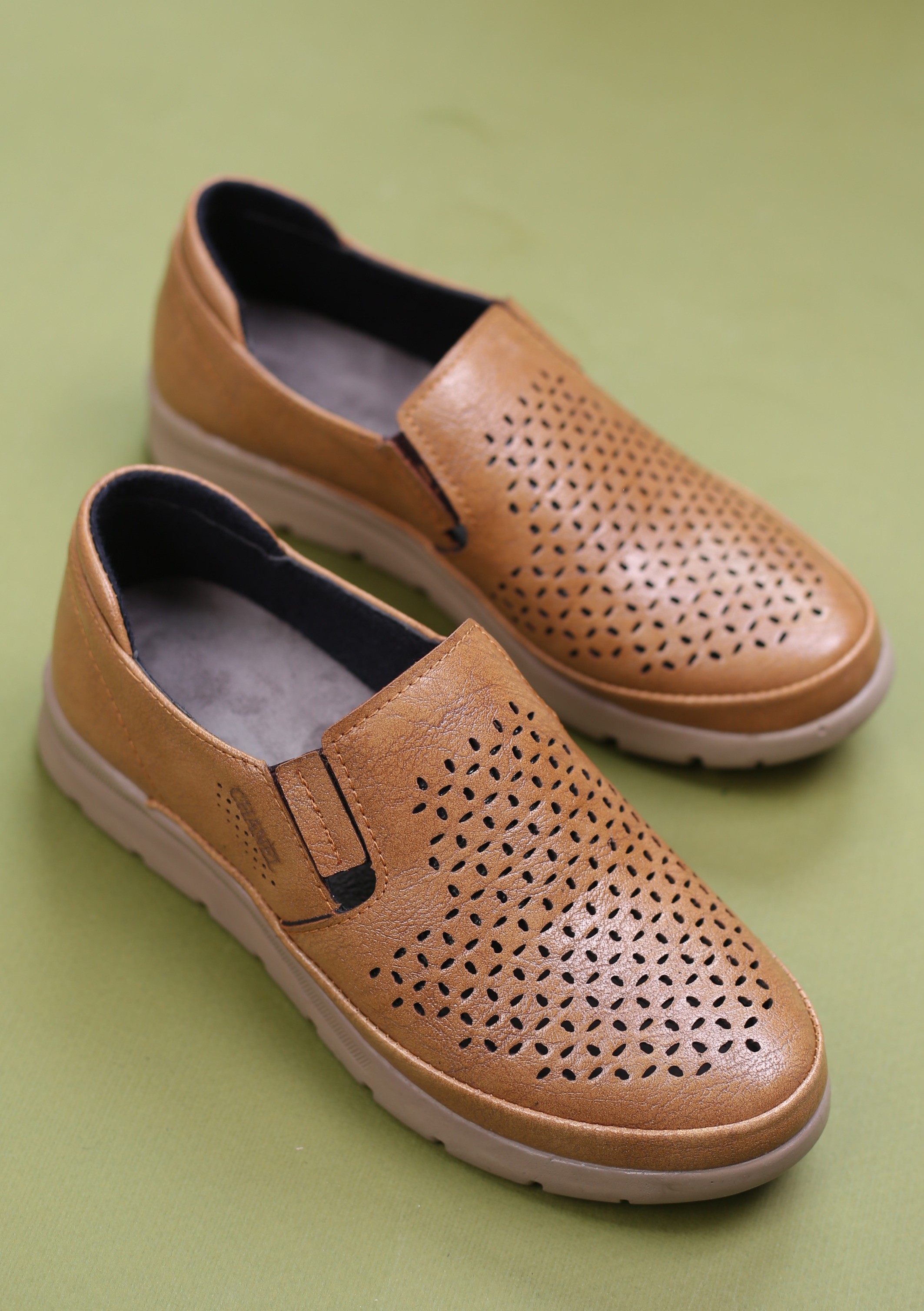 کفش پرسنلی زنانه واتا