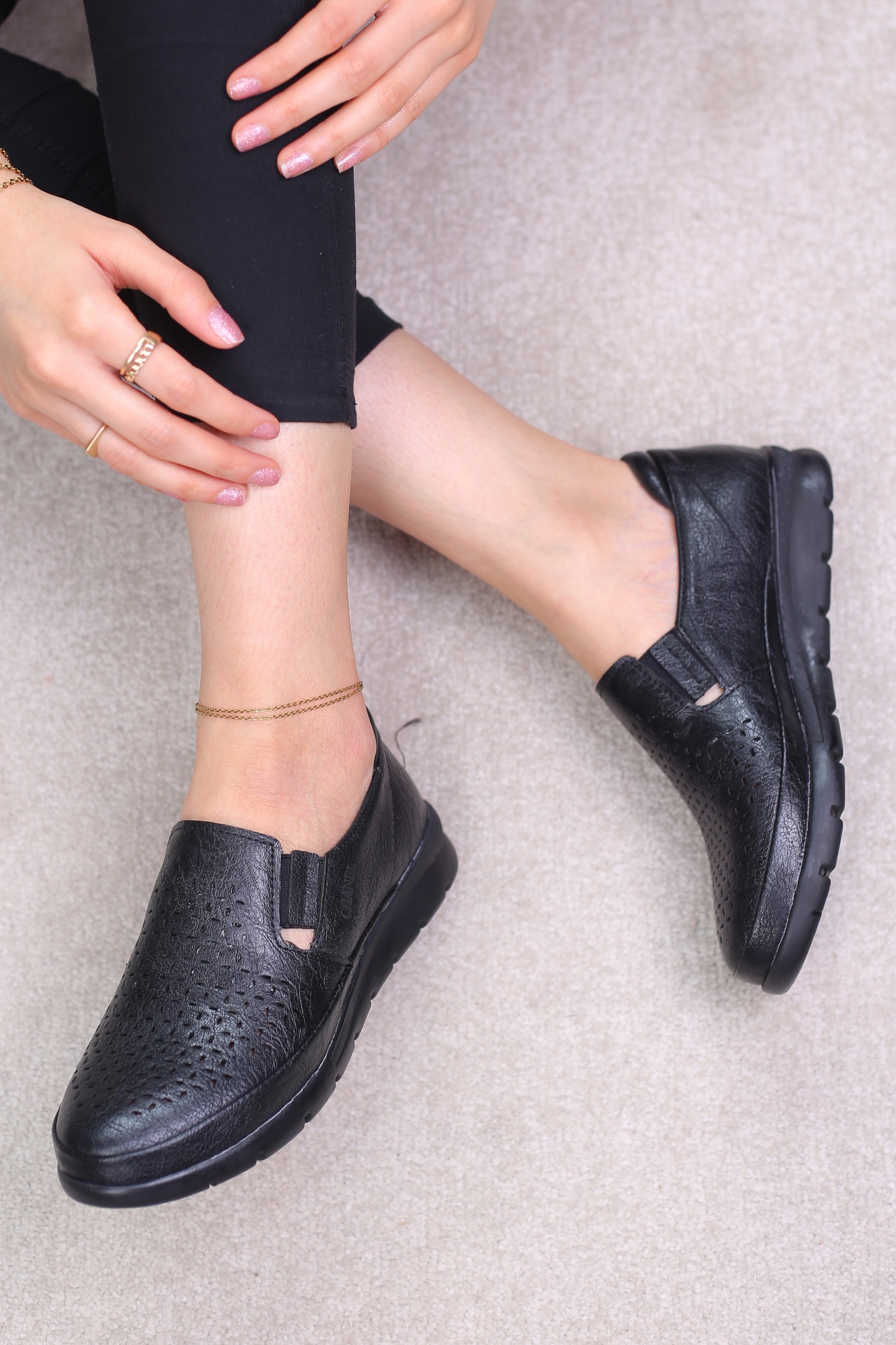 کفش پرسنلی زنانه واتا