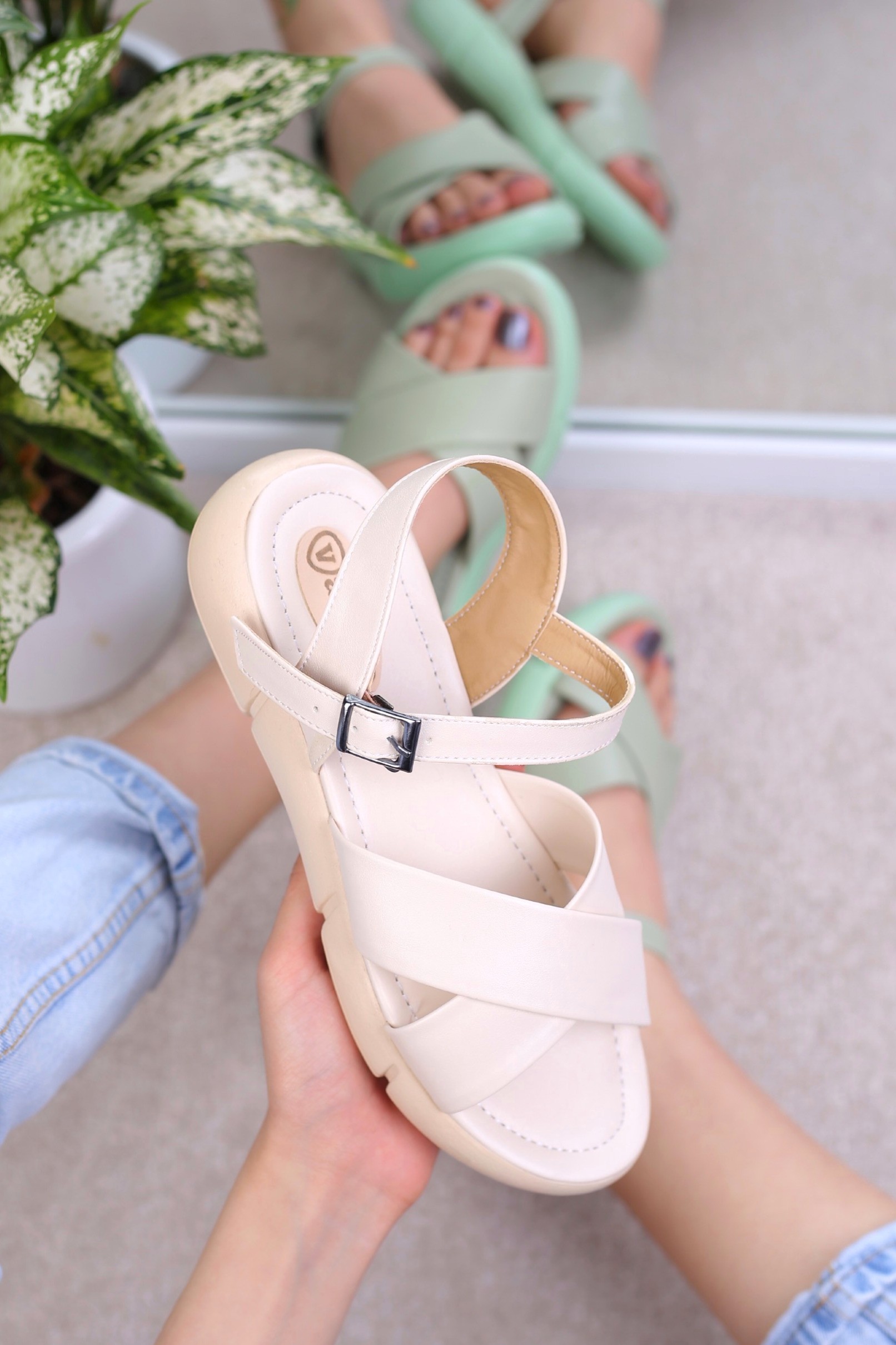 کفش صندل زنانه رکابدار تابستانی شادن