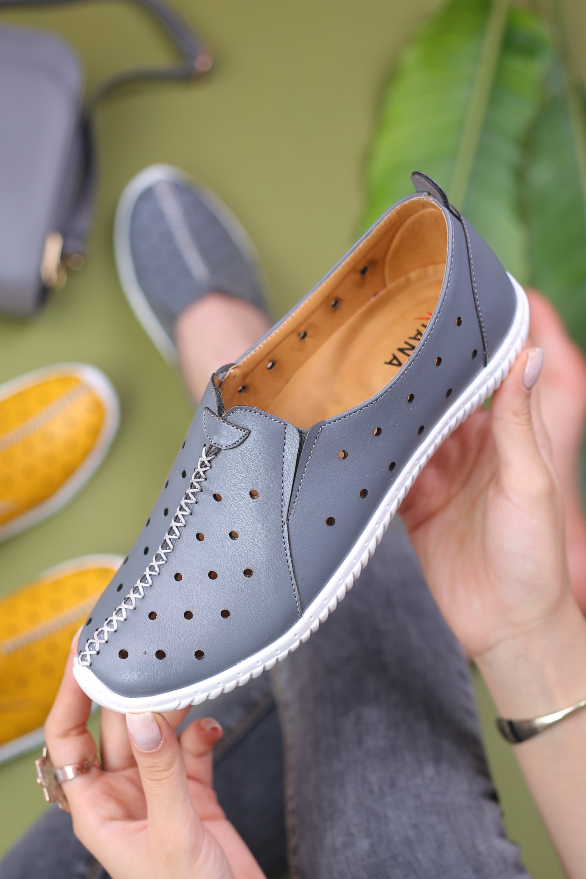 کفش پرسنلی زنانه ندا