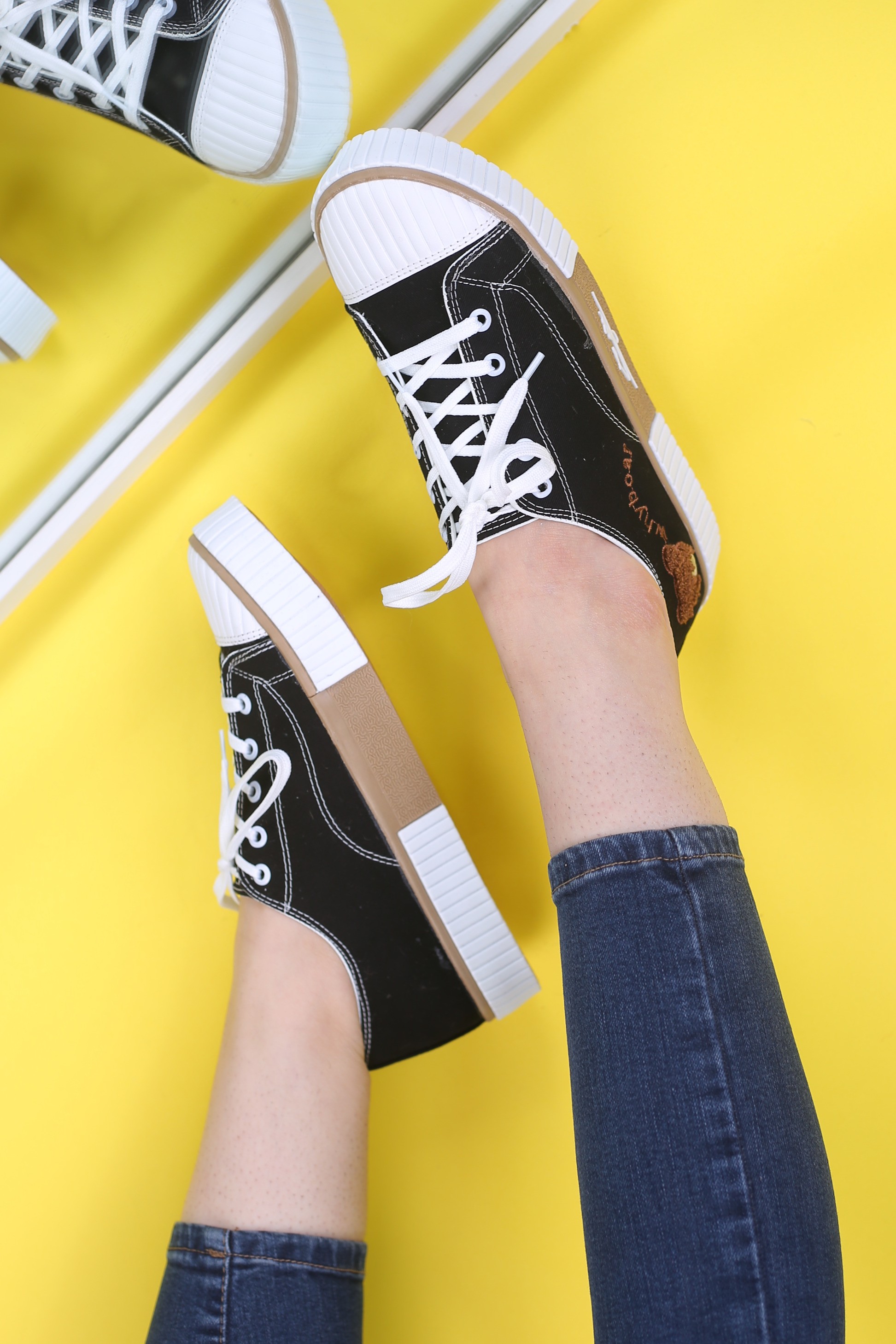 کفش اسپرت زنانه ونس لورا