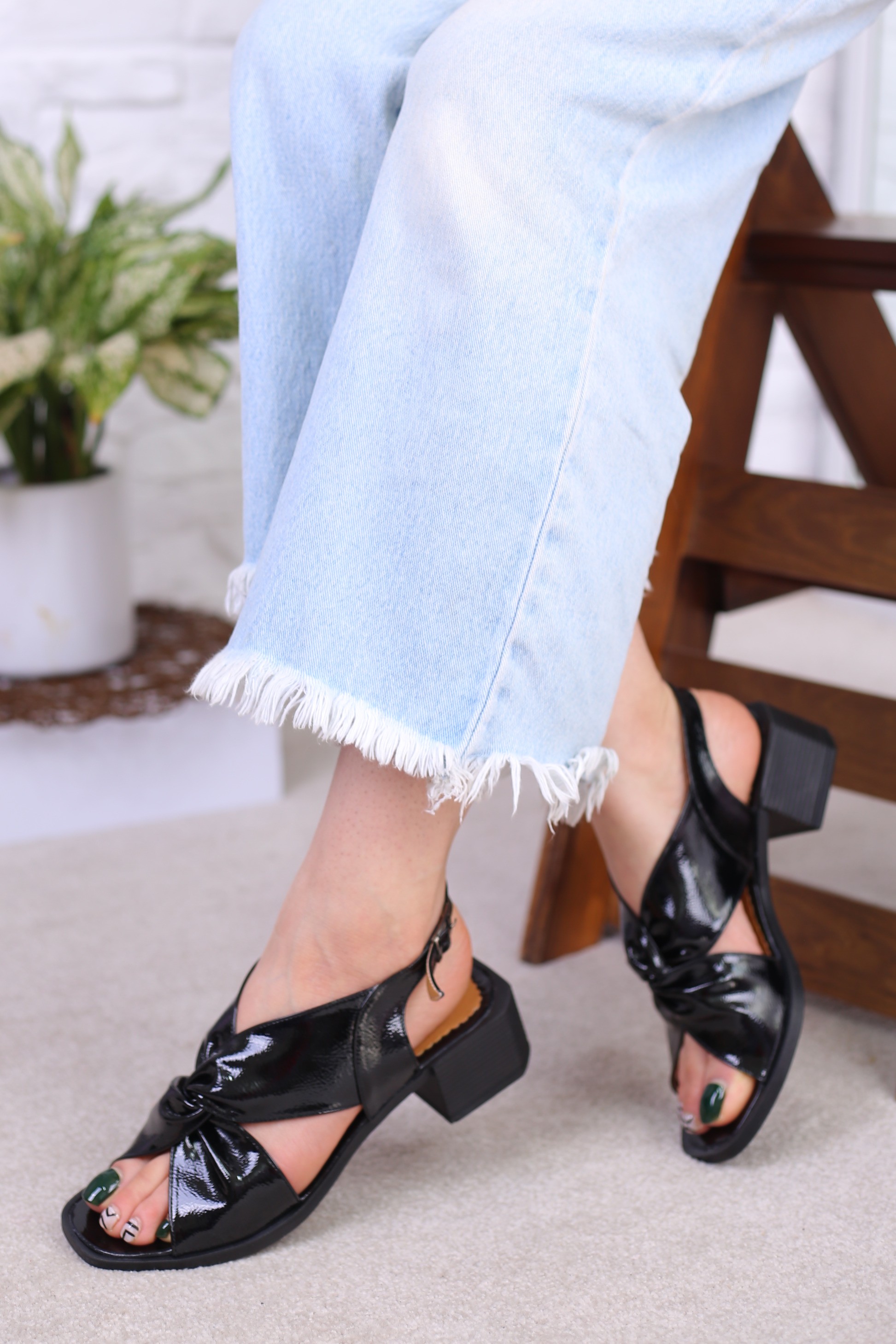 کفش صندل زنانه تابستانی پیچک