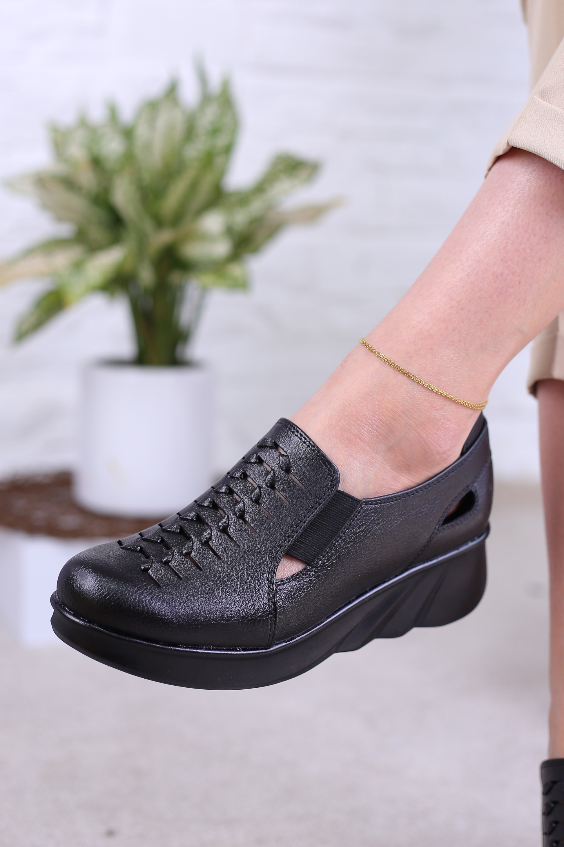 کفش پرسنلی زنانه شایکا صدف