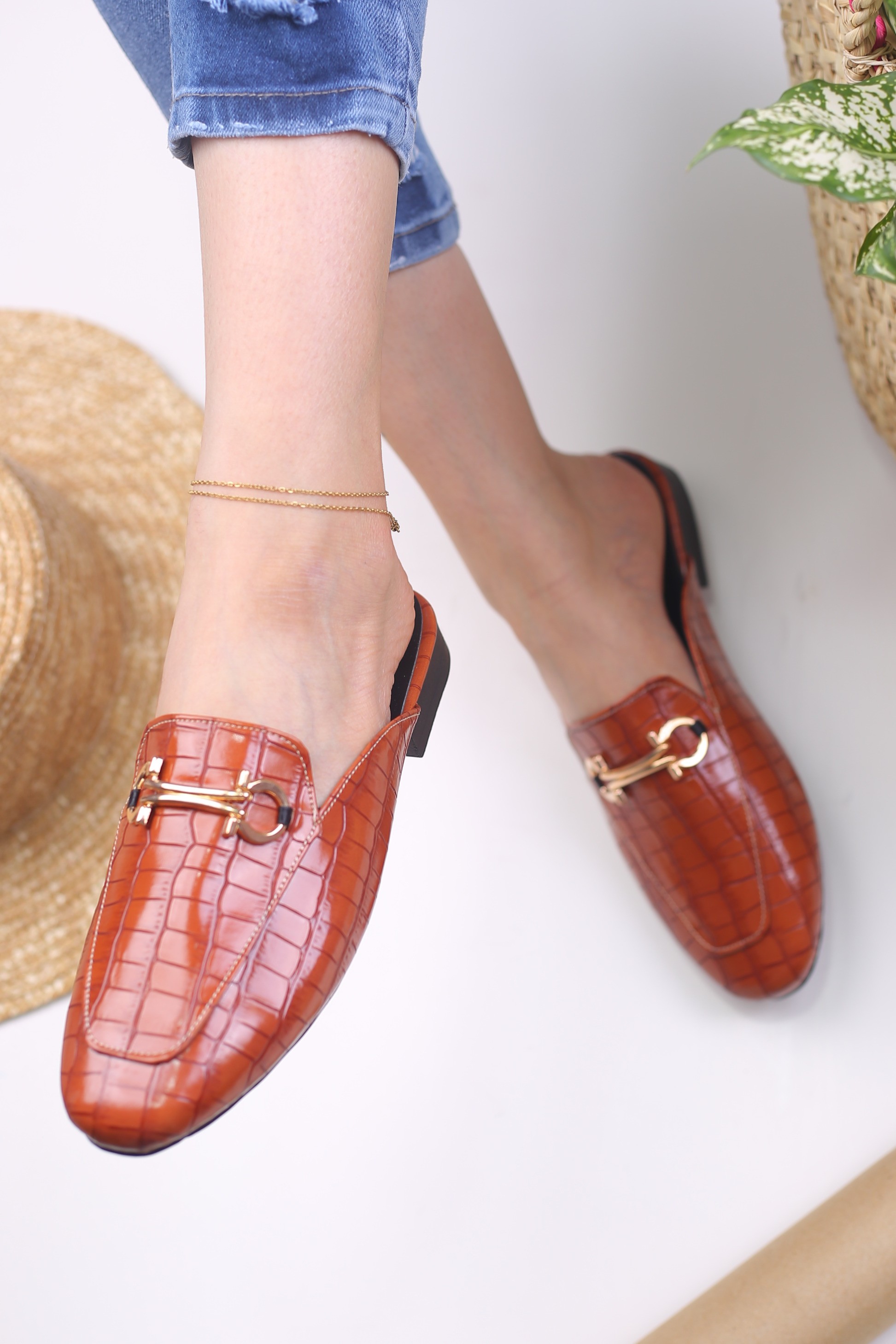 کفش صندل زنانه روفرشی جلو بسته گوچی