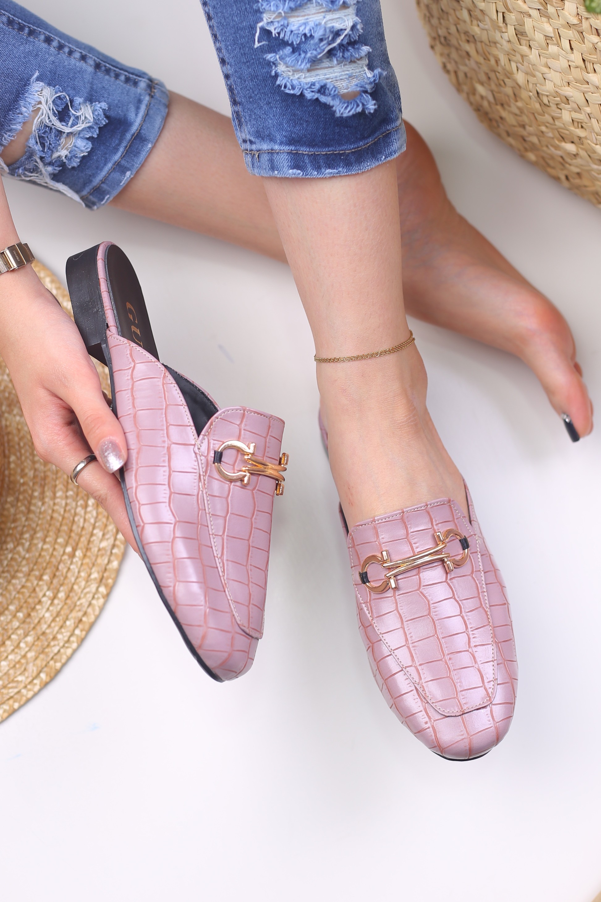 کفش صندل زنانه روفرشی جلو بسته گوچی