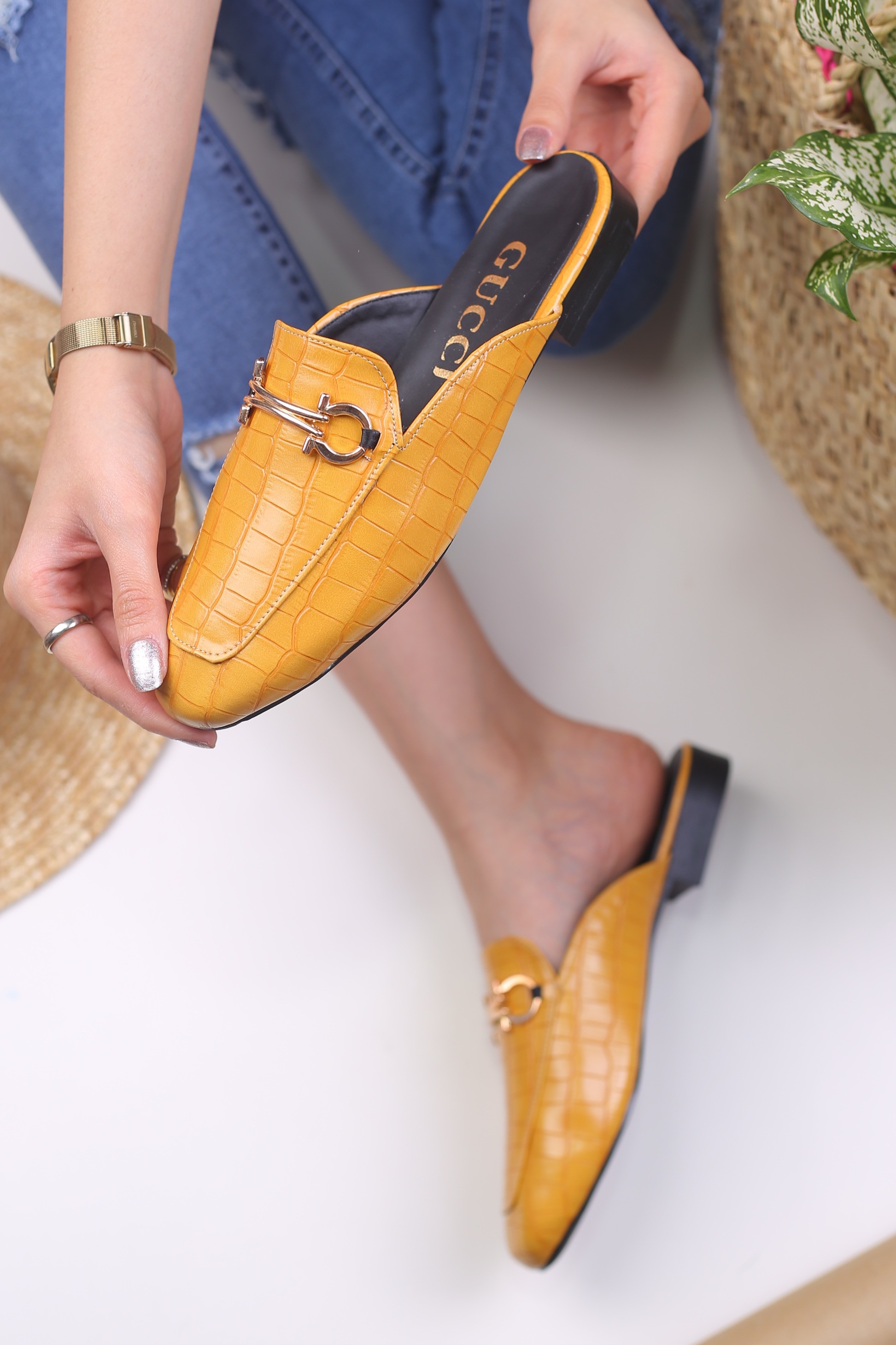 کفش صندل زنانه روفرشی جلو بسته گوچی