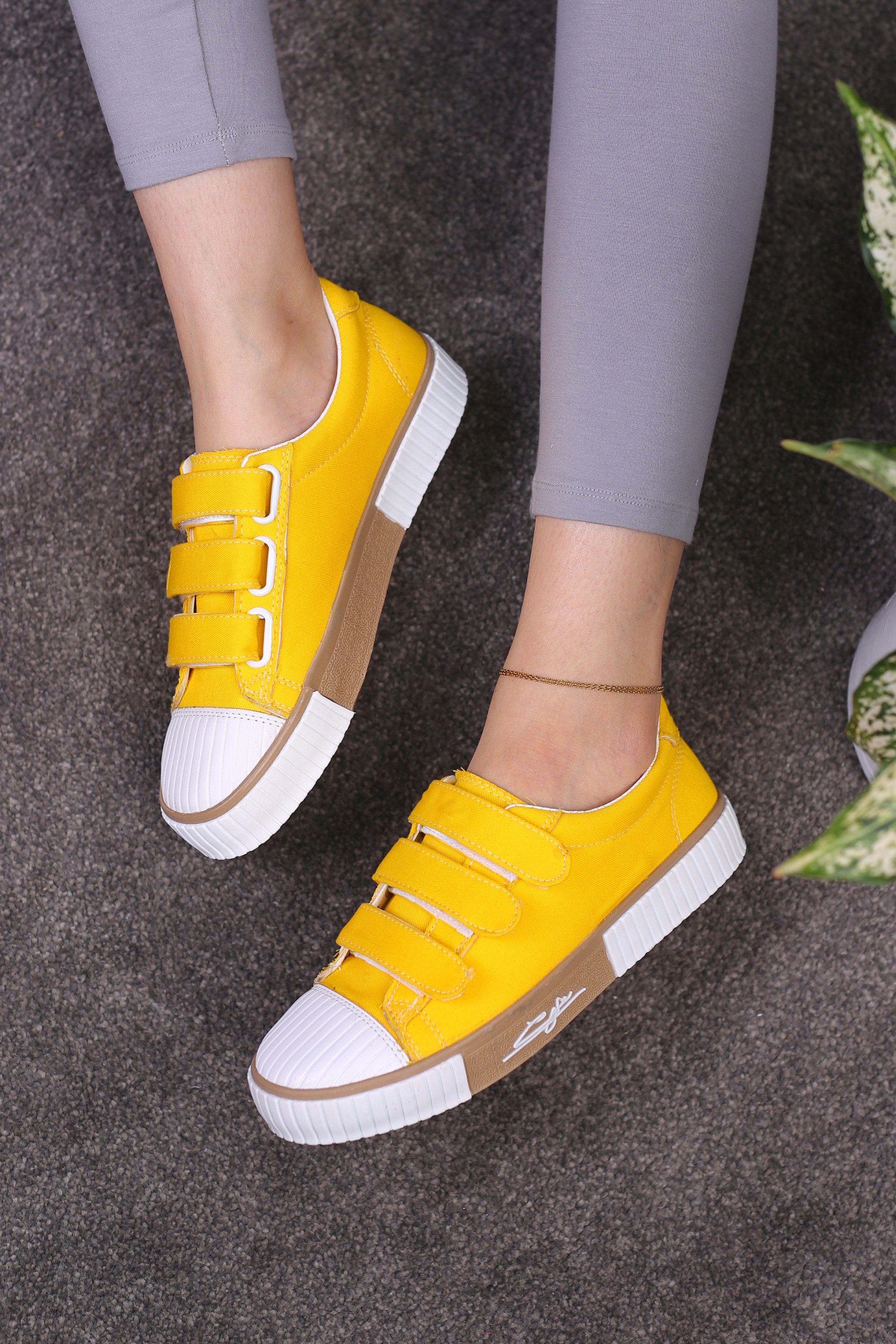 کفش اسپرت زنانه ونس لورا