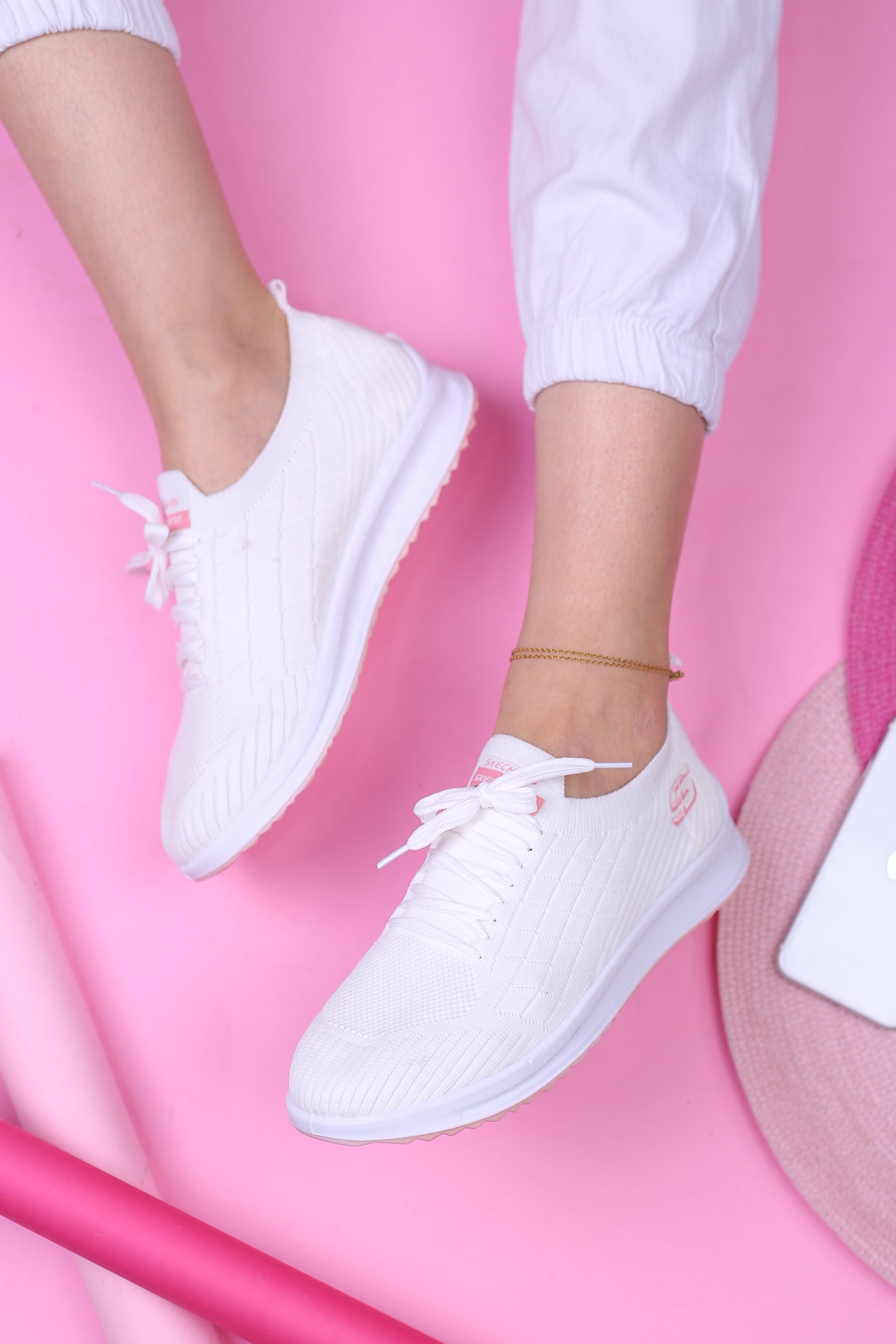 کفش اسپرت زنانه بافتی آلوارس