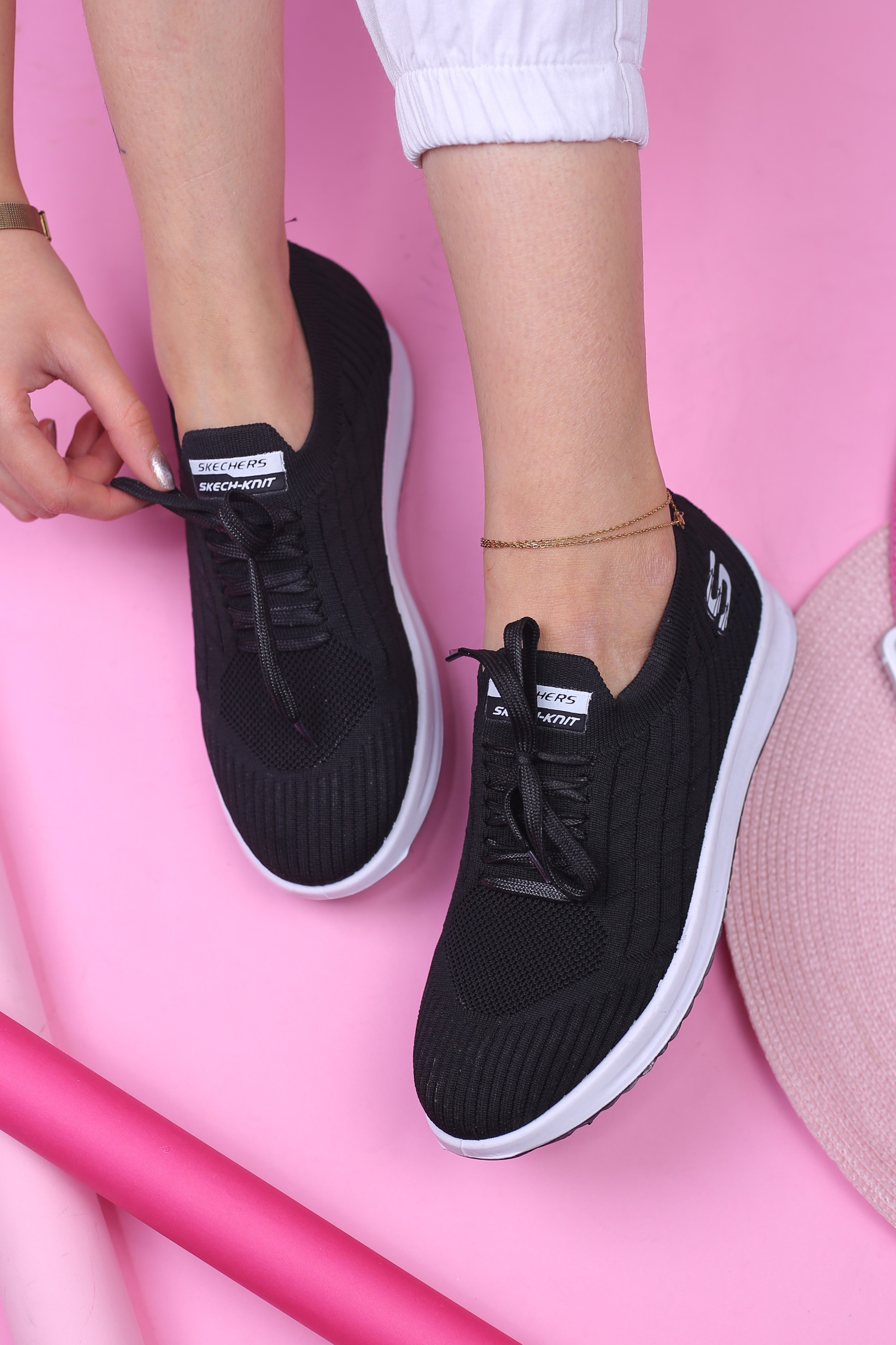 کفش اسپرت زنانه بافتی آلوارس