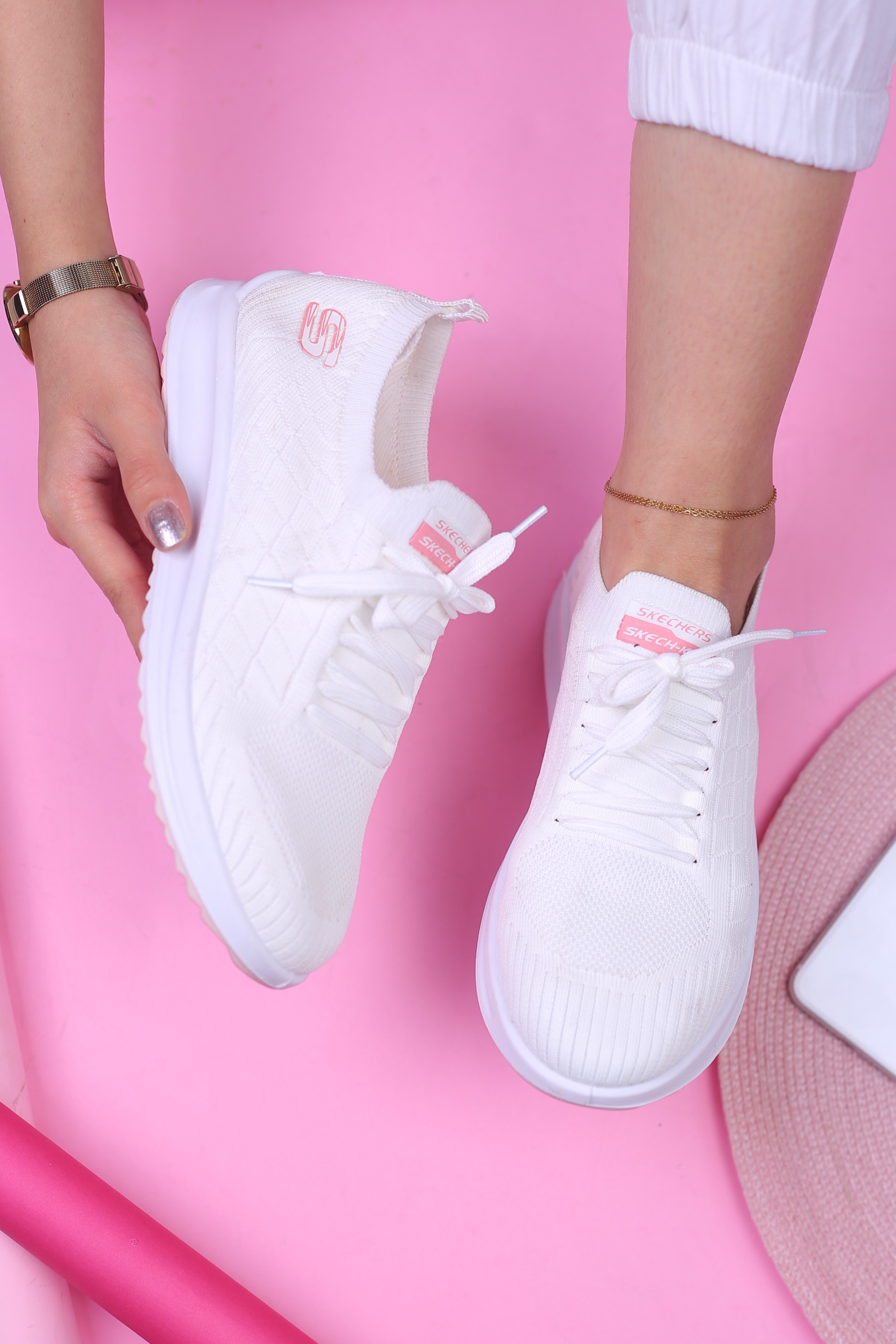 کفش اسپرت زنانه بافتی آلوارس