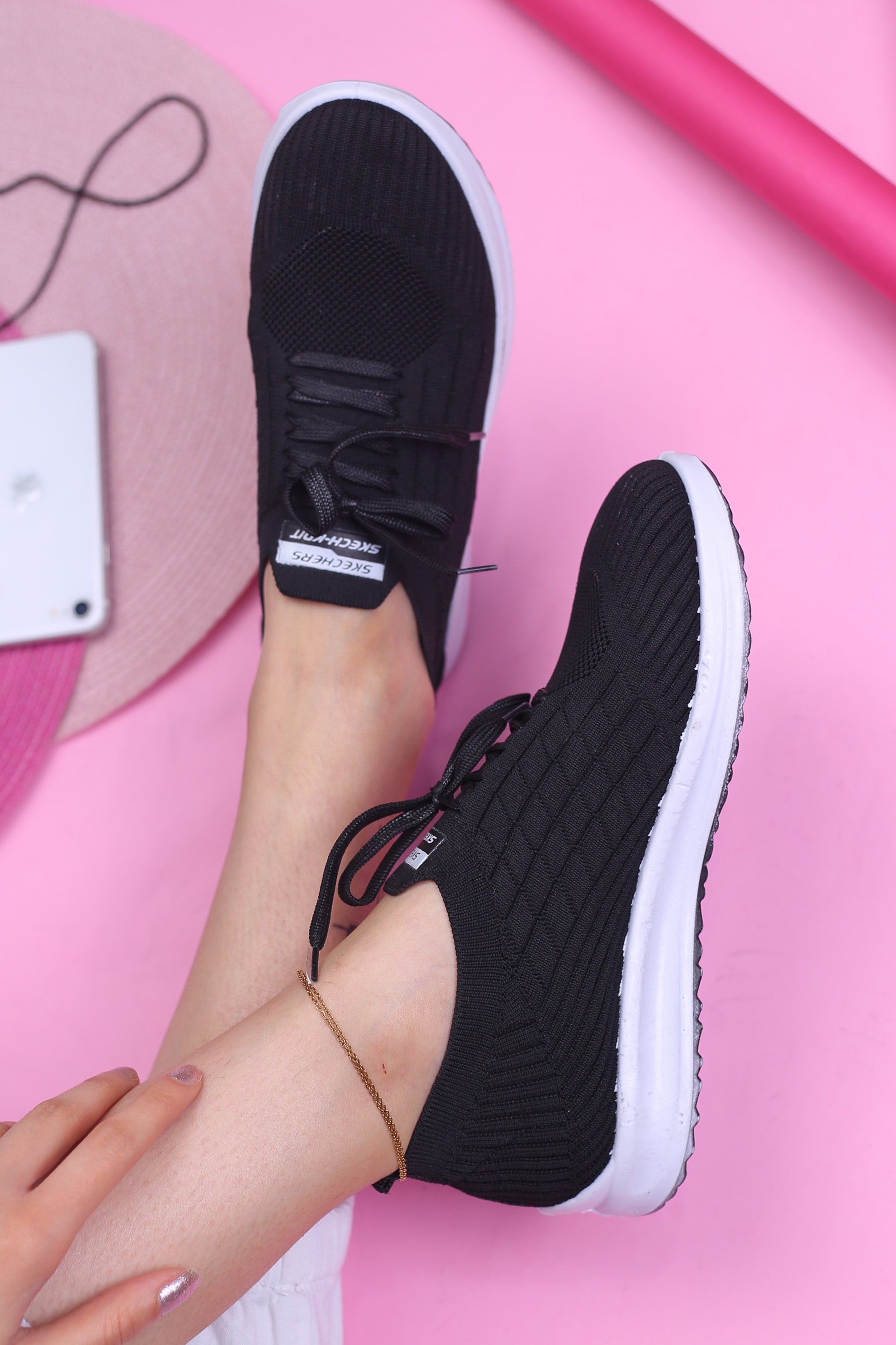 کفش اسپرت زنانه بافتی آلوارس