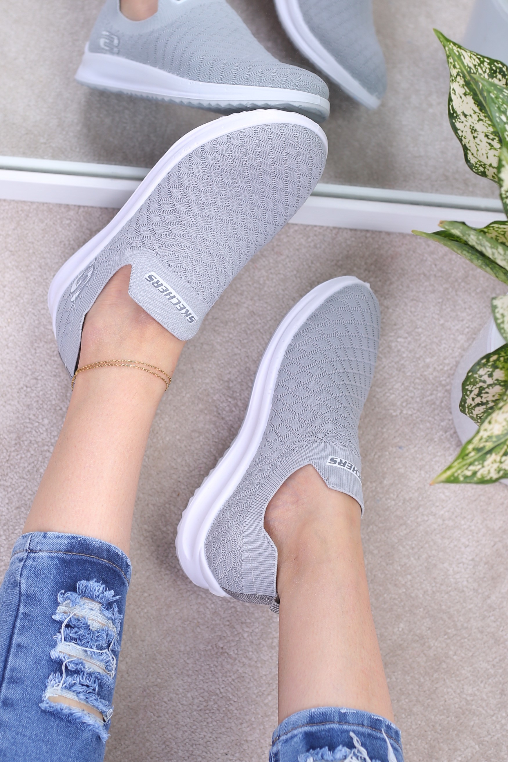 کفش اسپرت زنانه بافتی آلوارس ساده