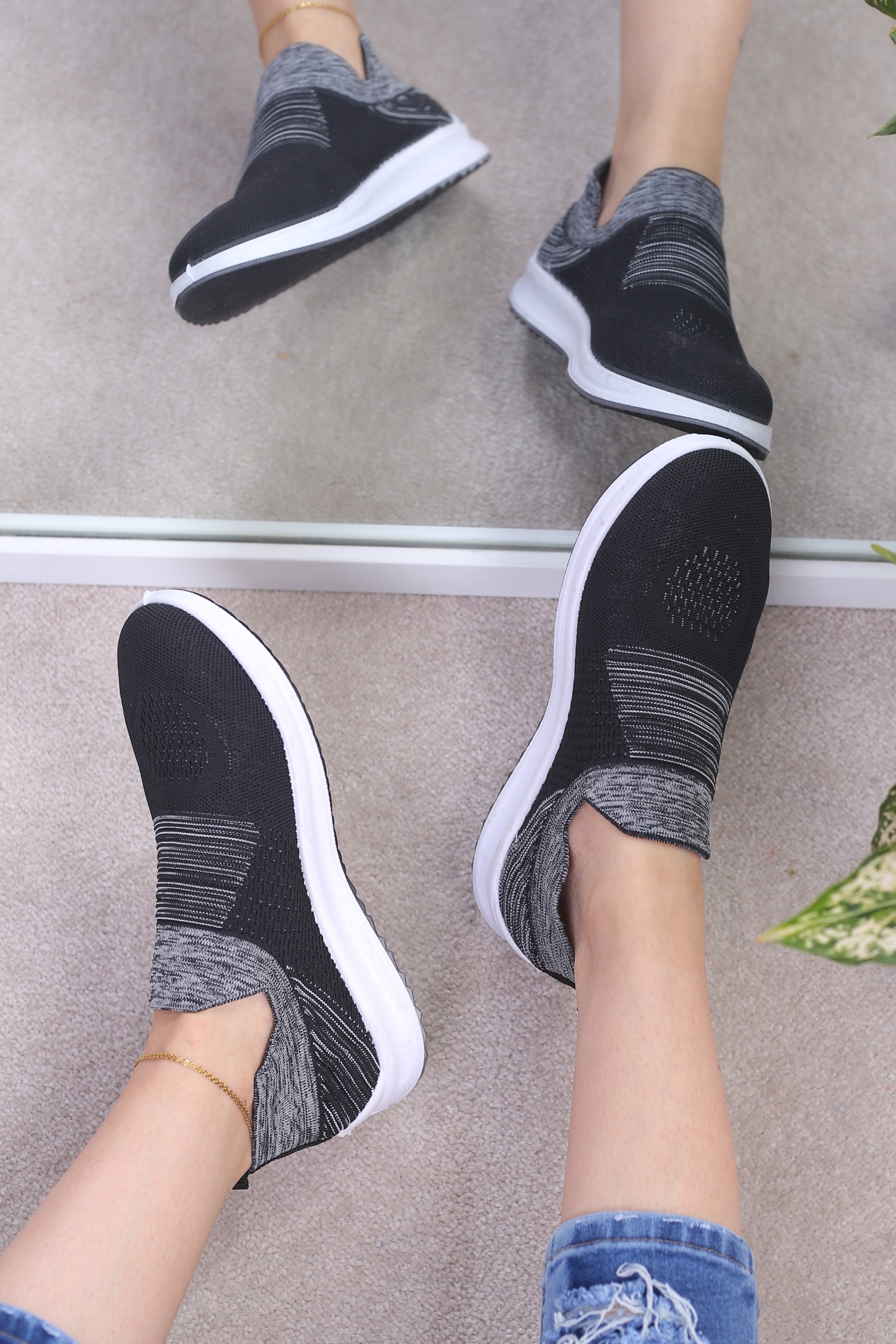 کفش اسپرت زنانه بافتی دورنگ