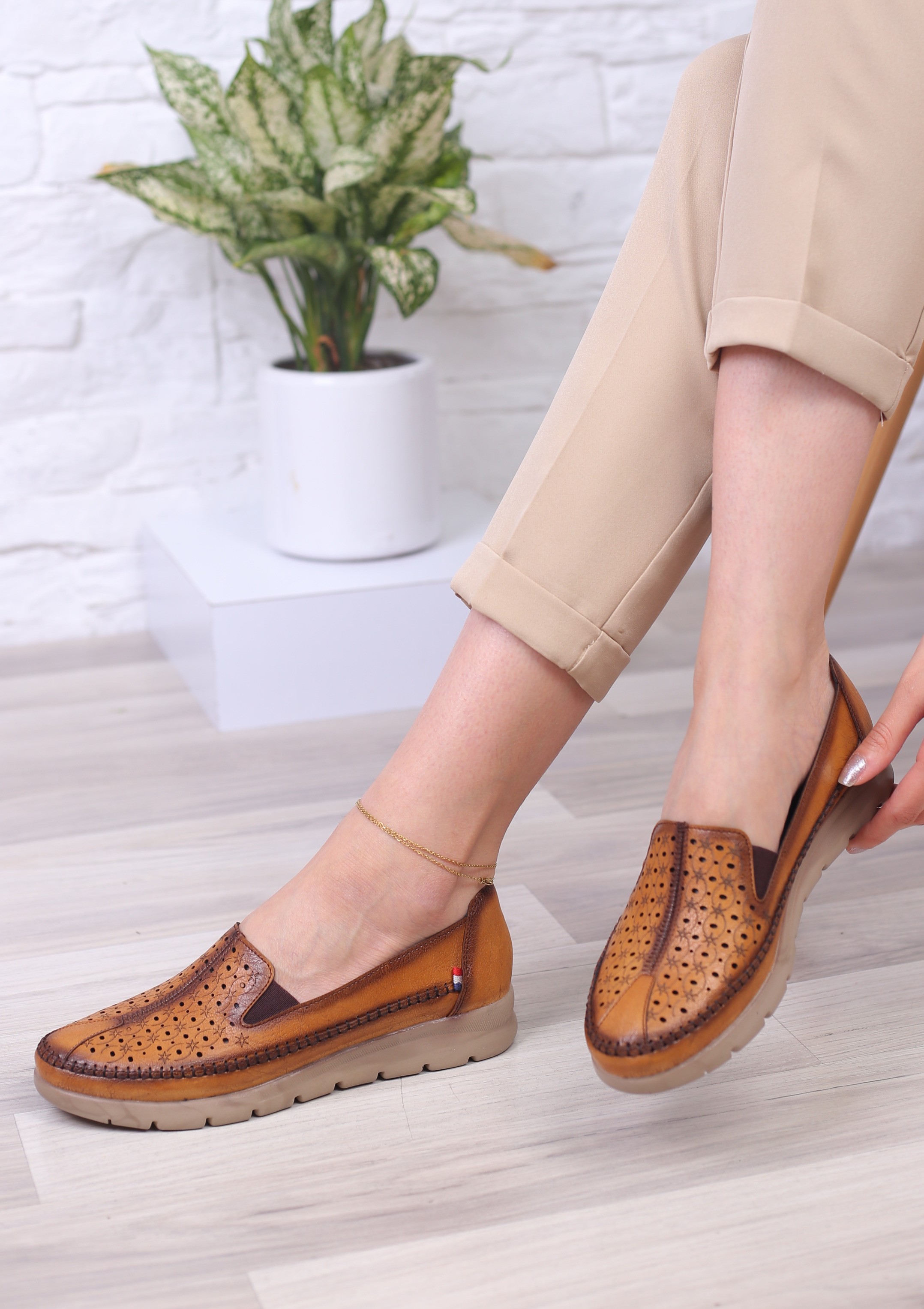 کفش پرسنلی زنانه شقایق