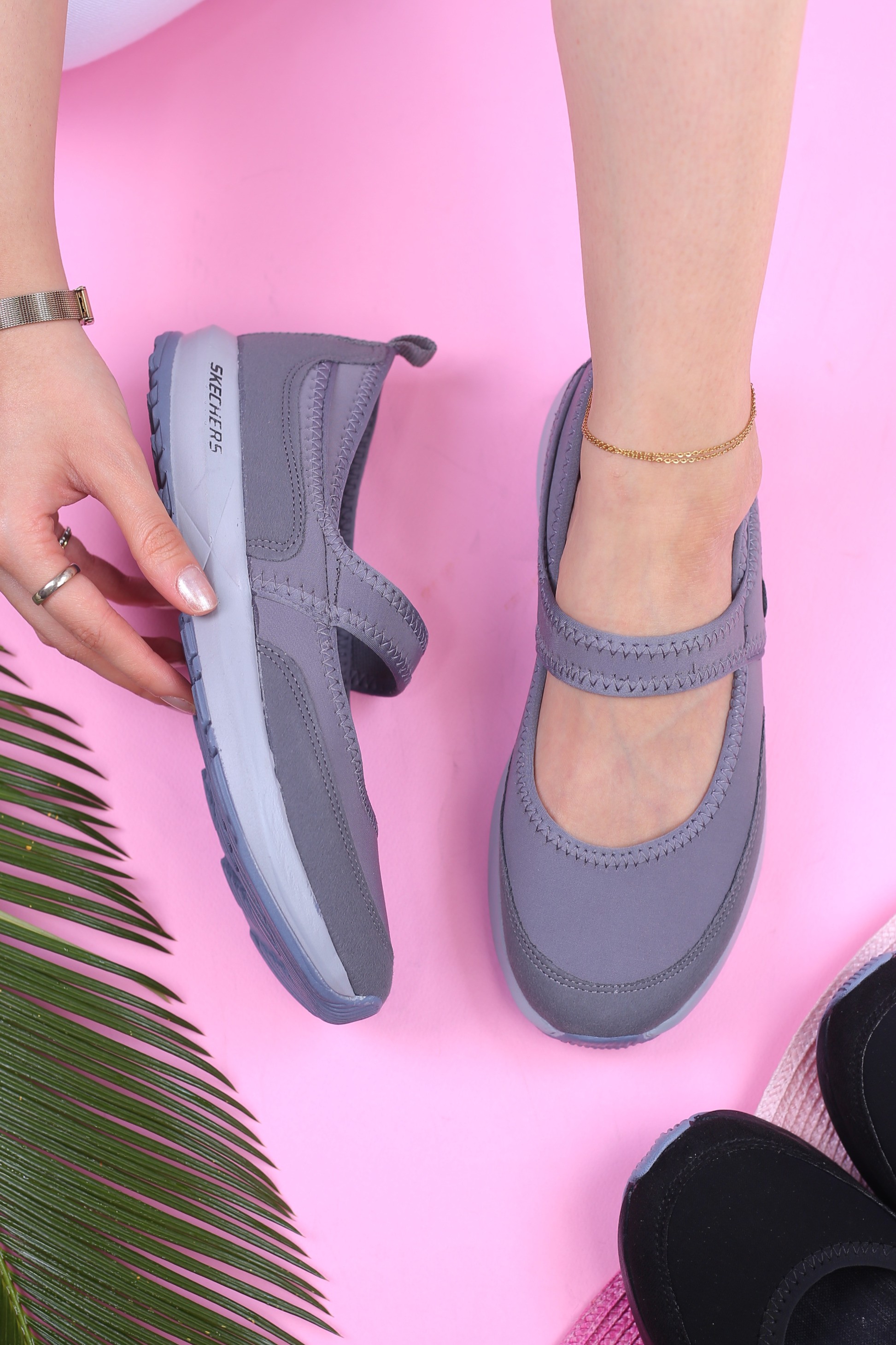 کفش اسپرت زنانه اسکیچرز عروسکی کد210