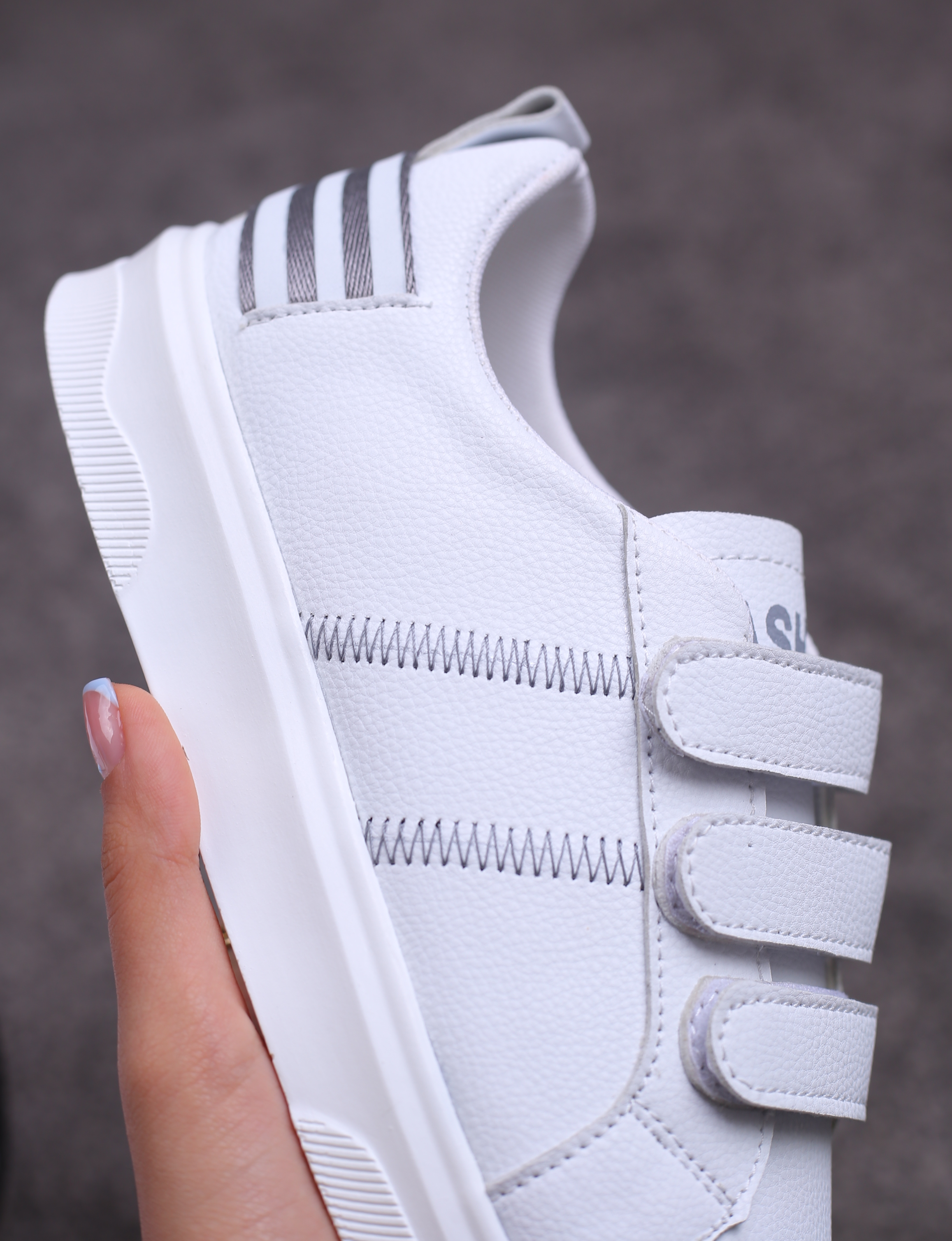 کفش اسپرت زنانه نیلو