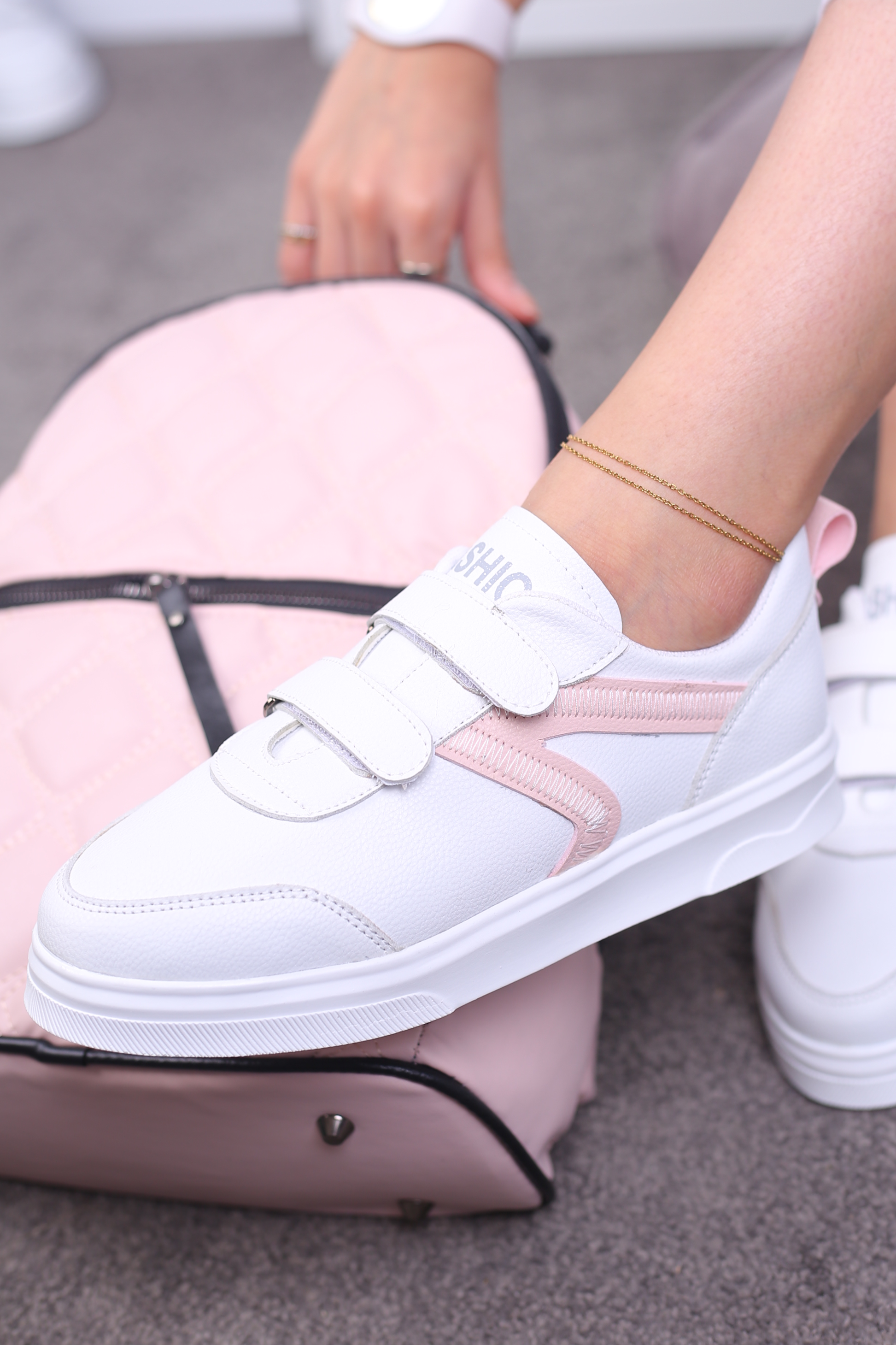 کفش اسپرت زنانه رامان