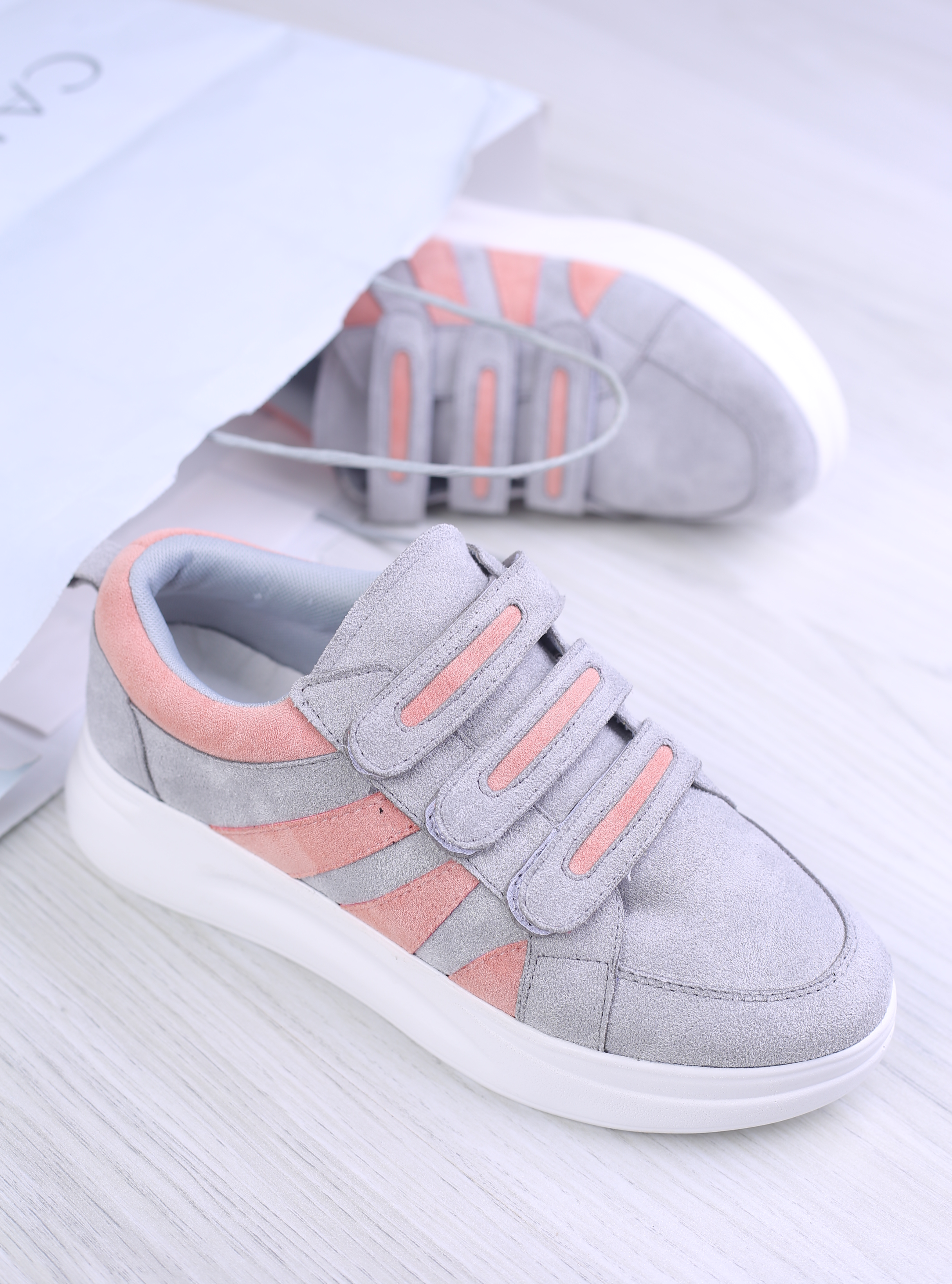 کفش اسپرت زنانه سوئیت سه چسب