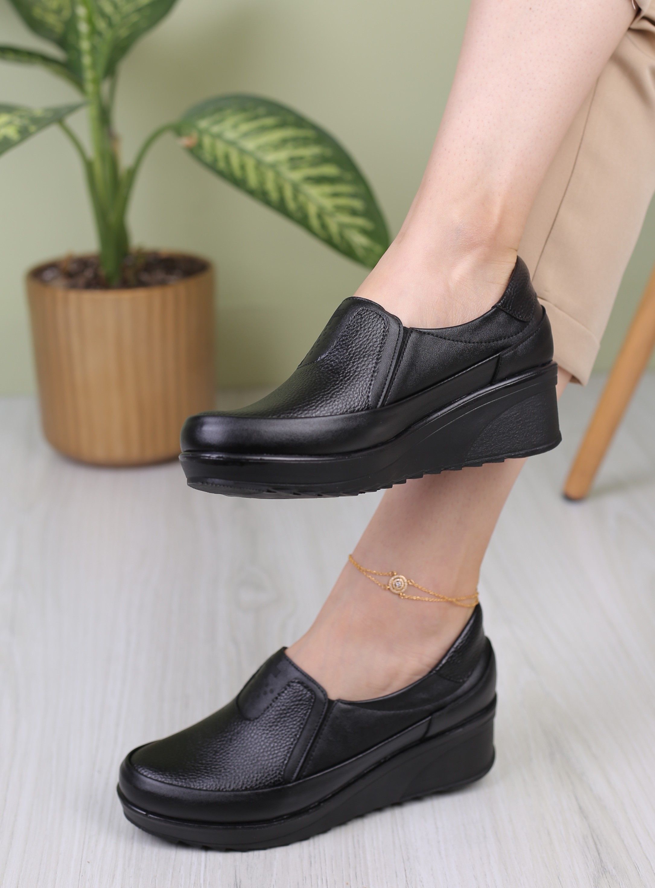 کفش پرسنلی زنانه مثبت