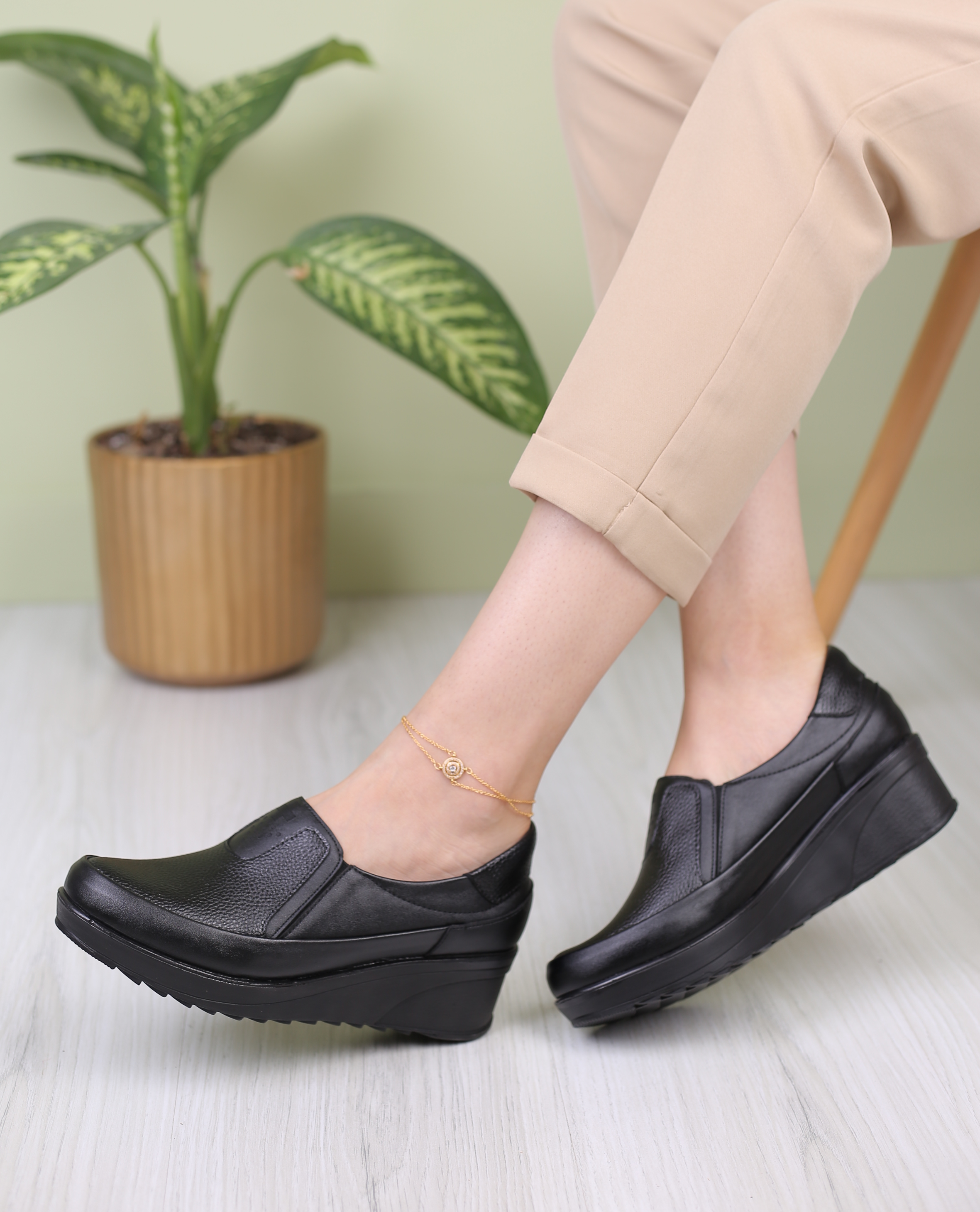 کفش پرسنلی زنانه مثبت