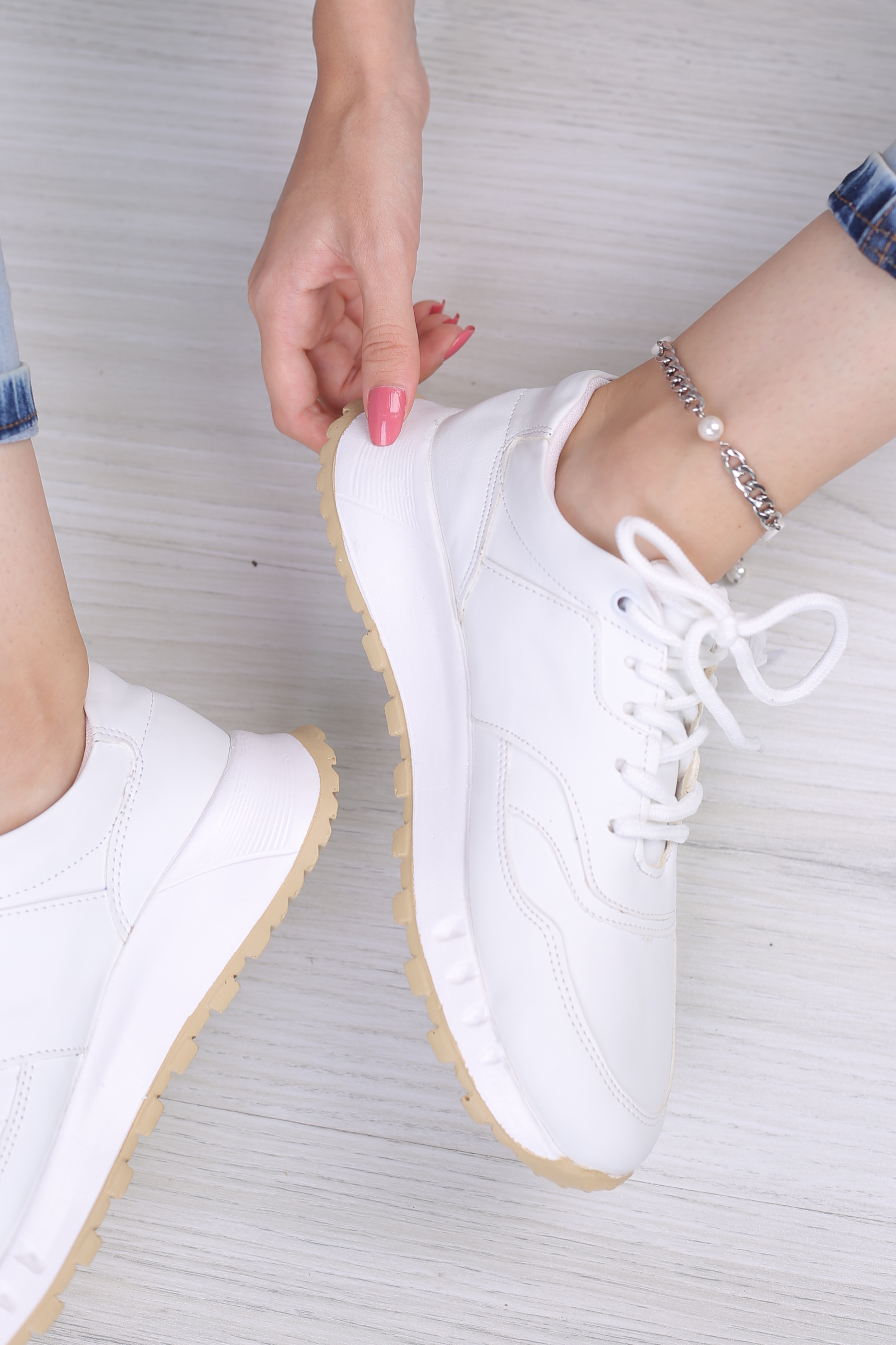 کفش اسپرت زنانه نیونایس