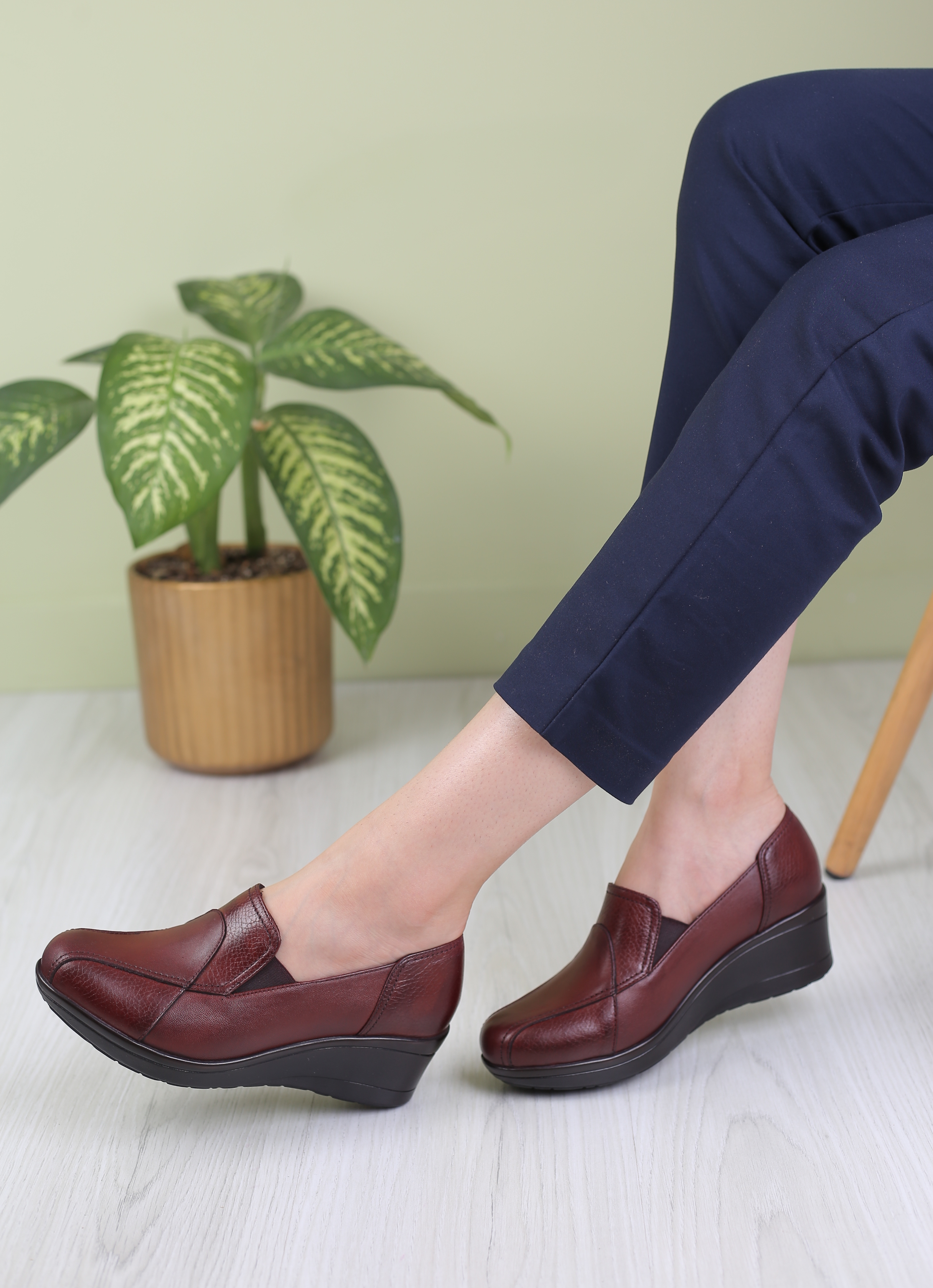 کفش پرسنلی زنانه کد 128 پلاک