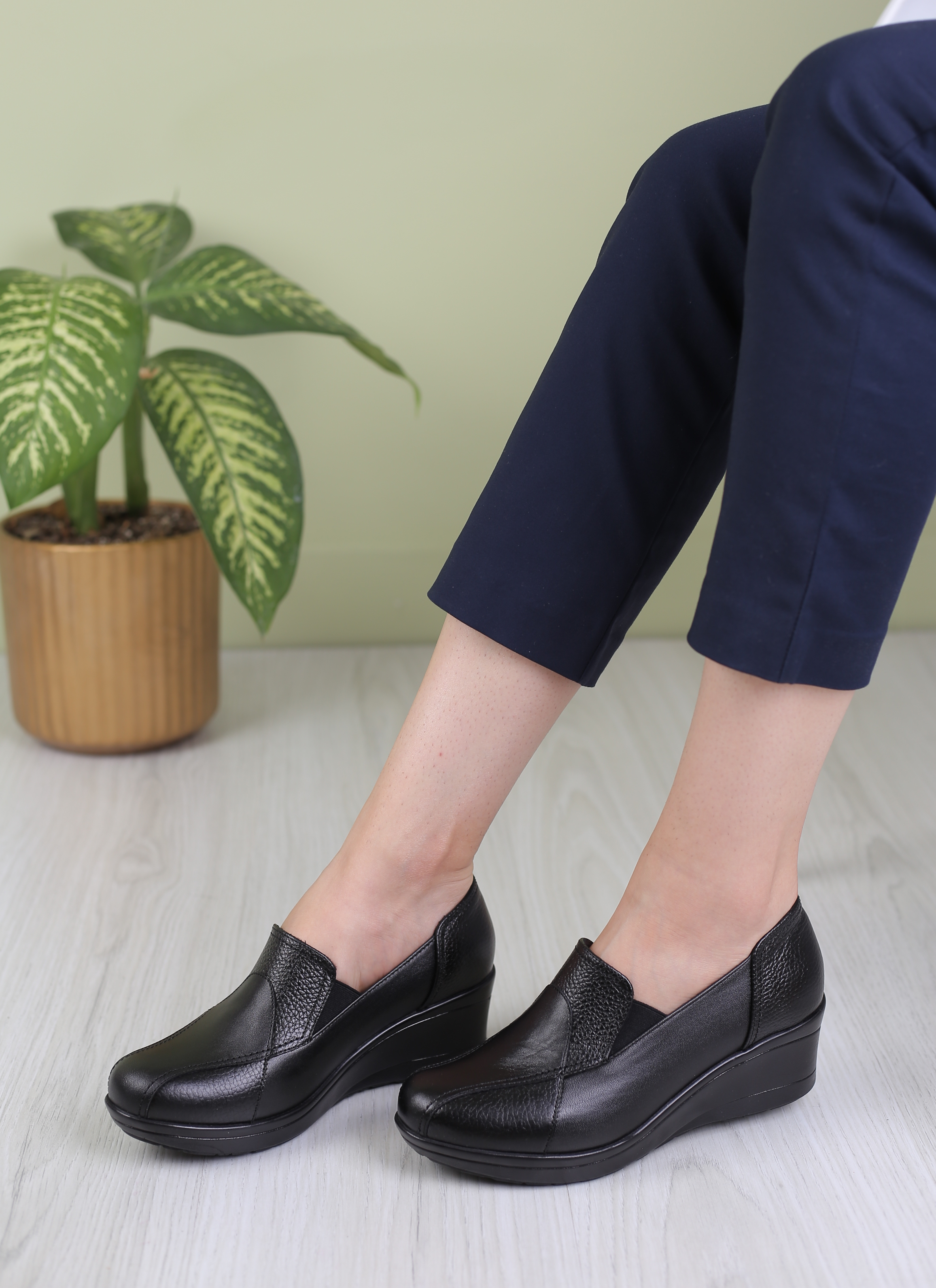 کفش پرسنلی زنانه کد 128 پلاک