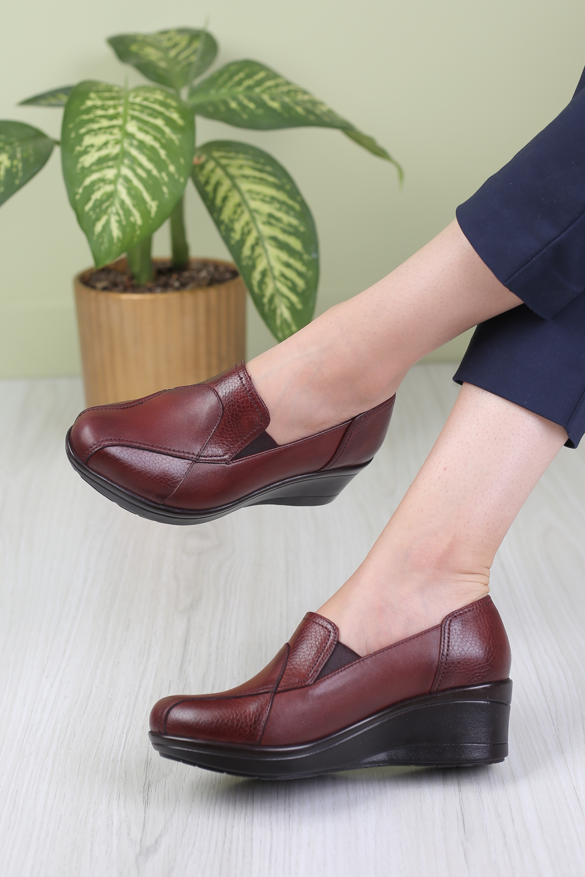 کفش پرسنلی زنانه کد 128 پلاک