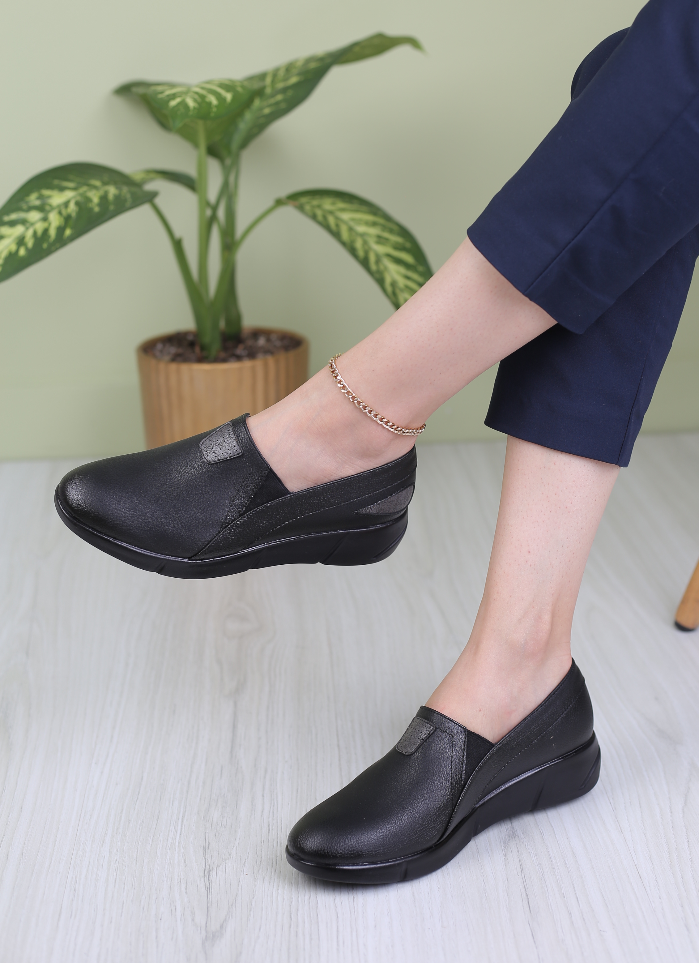 کفش پرسنلی زنانه امگا