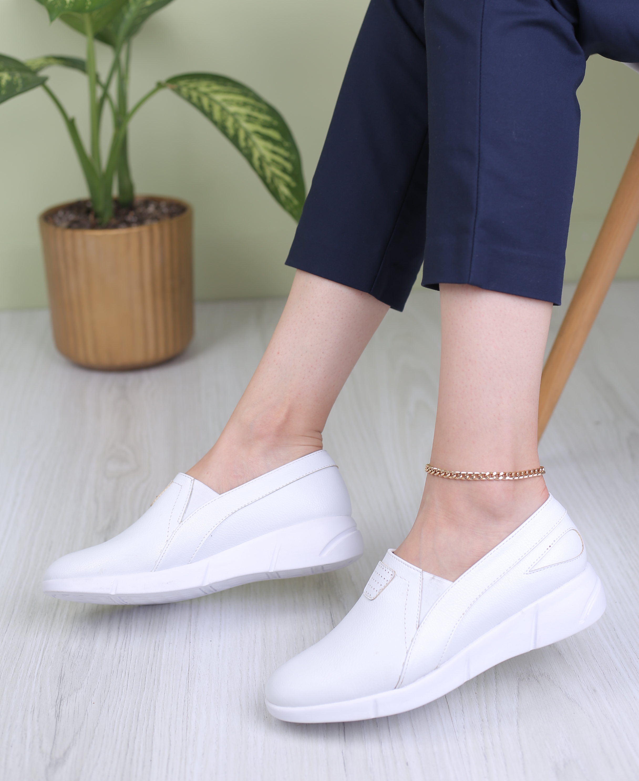 کفش پرسنلی زنانه امگا