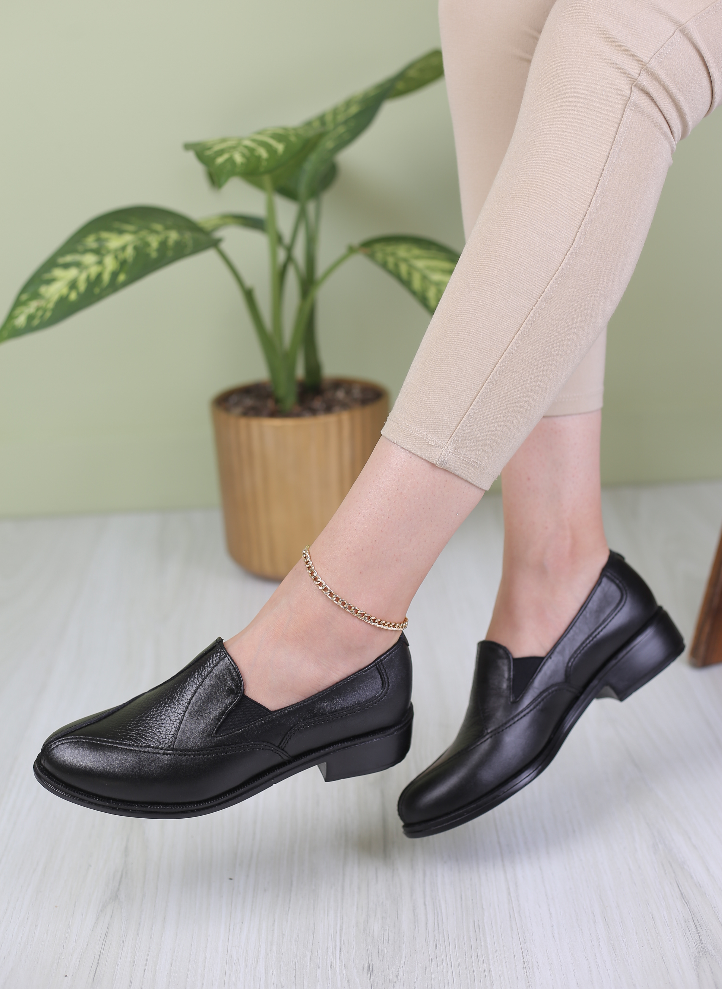 کفش پرسنلی زنانه کد 124 پلاک