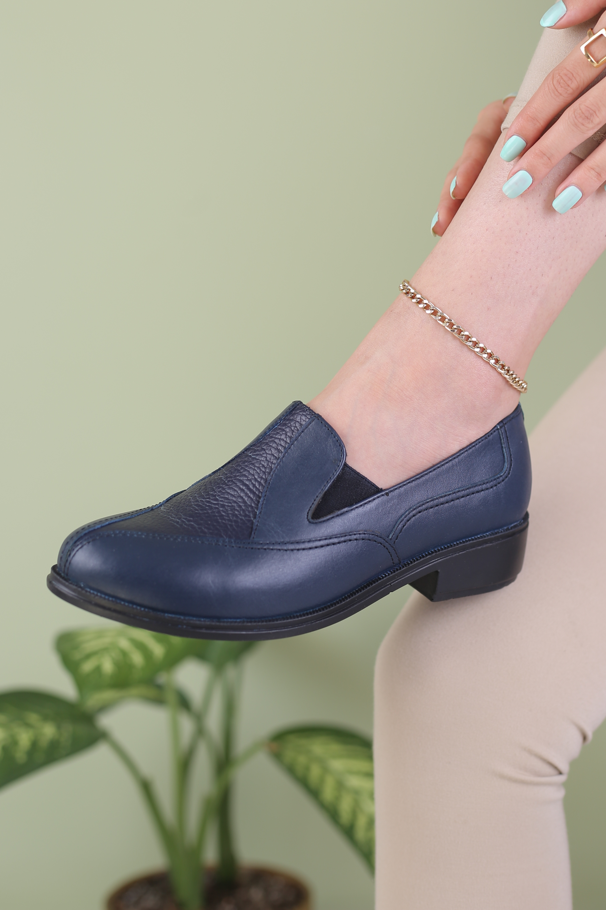 کفش پرسنلی زنانه کد 124 پلاک