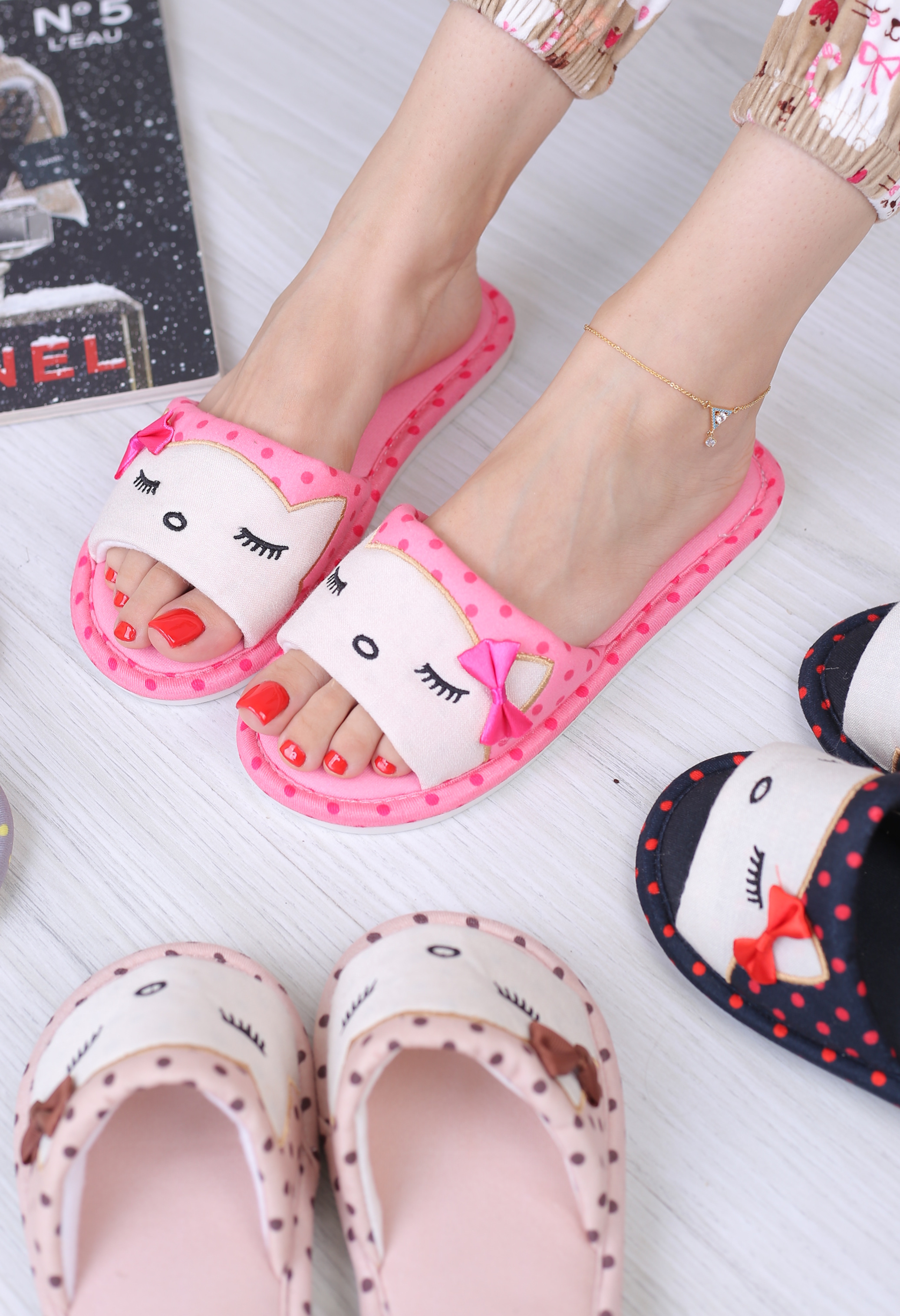 پاپوش دخترانه و زنانه کیجا