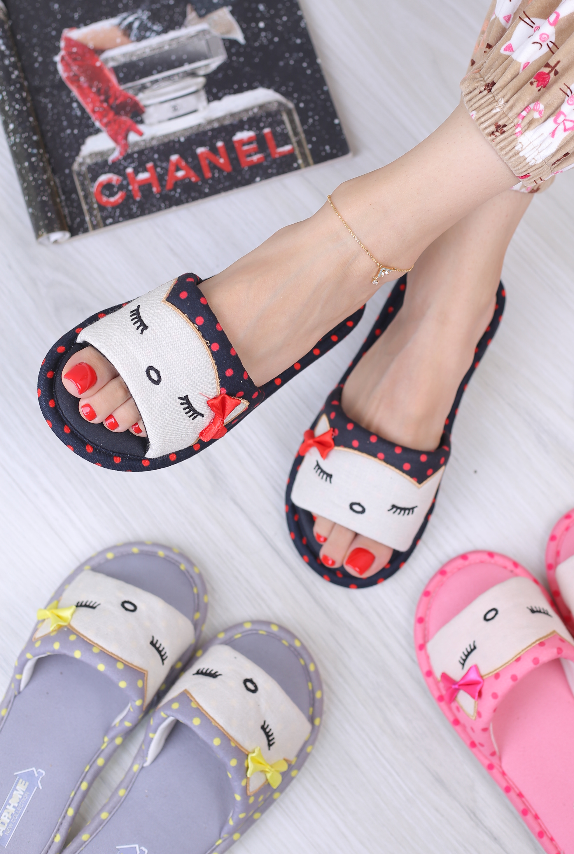 پاپوش دخترانه و زنانه کیجا