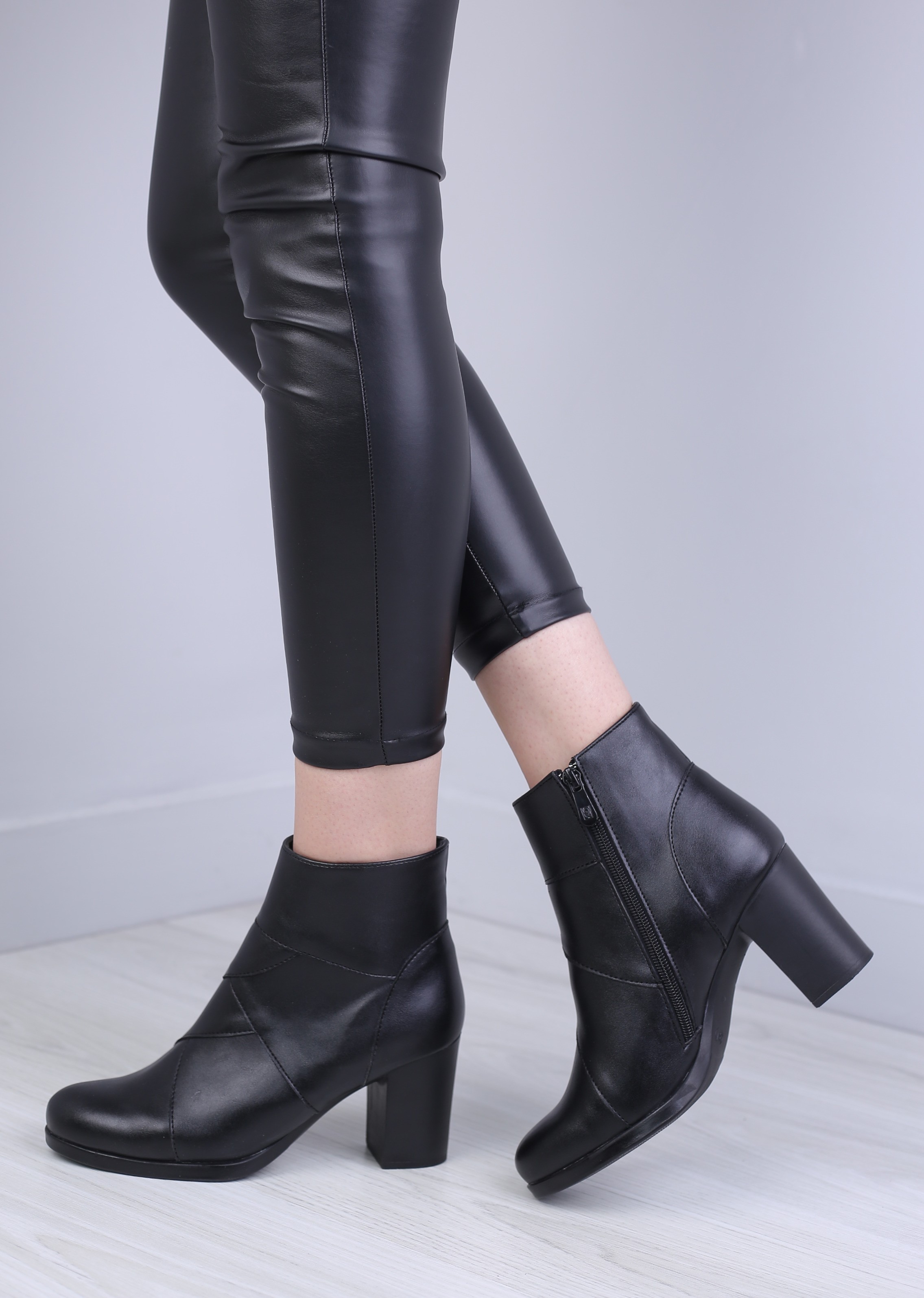 نیم بوت زنانه چندتیکه