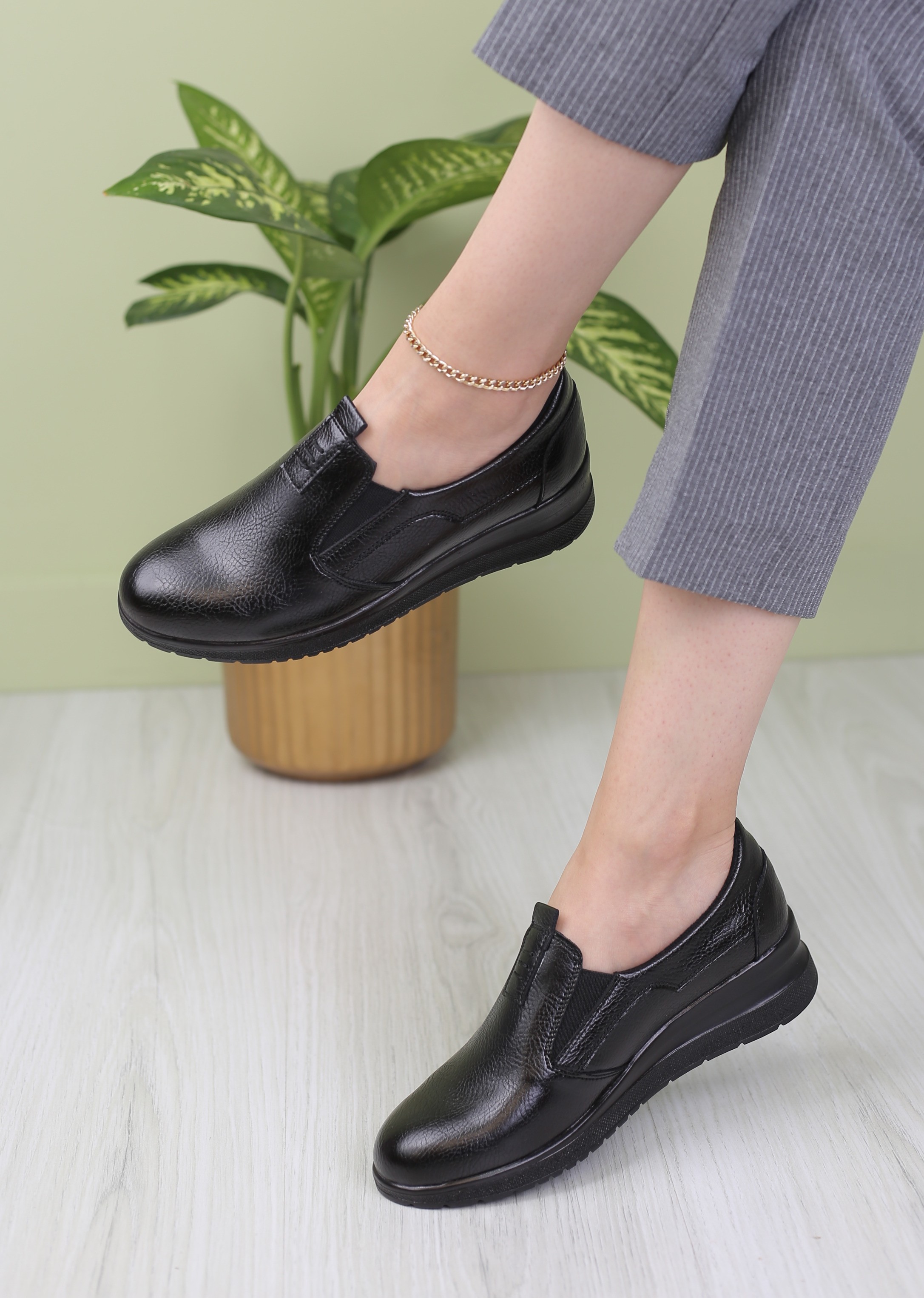 کفش پرسنلی زنانه دنیز