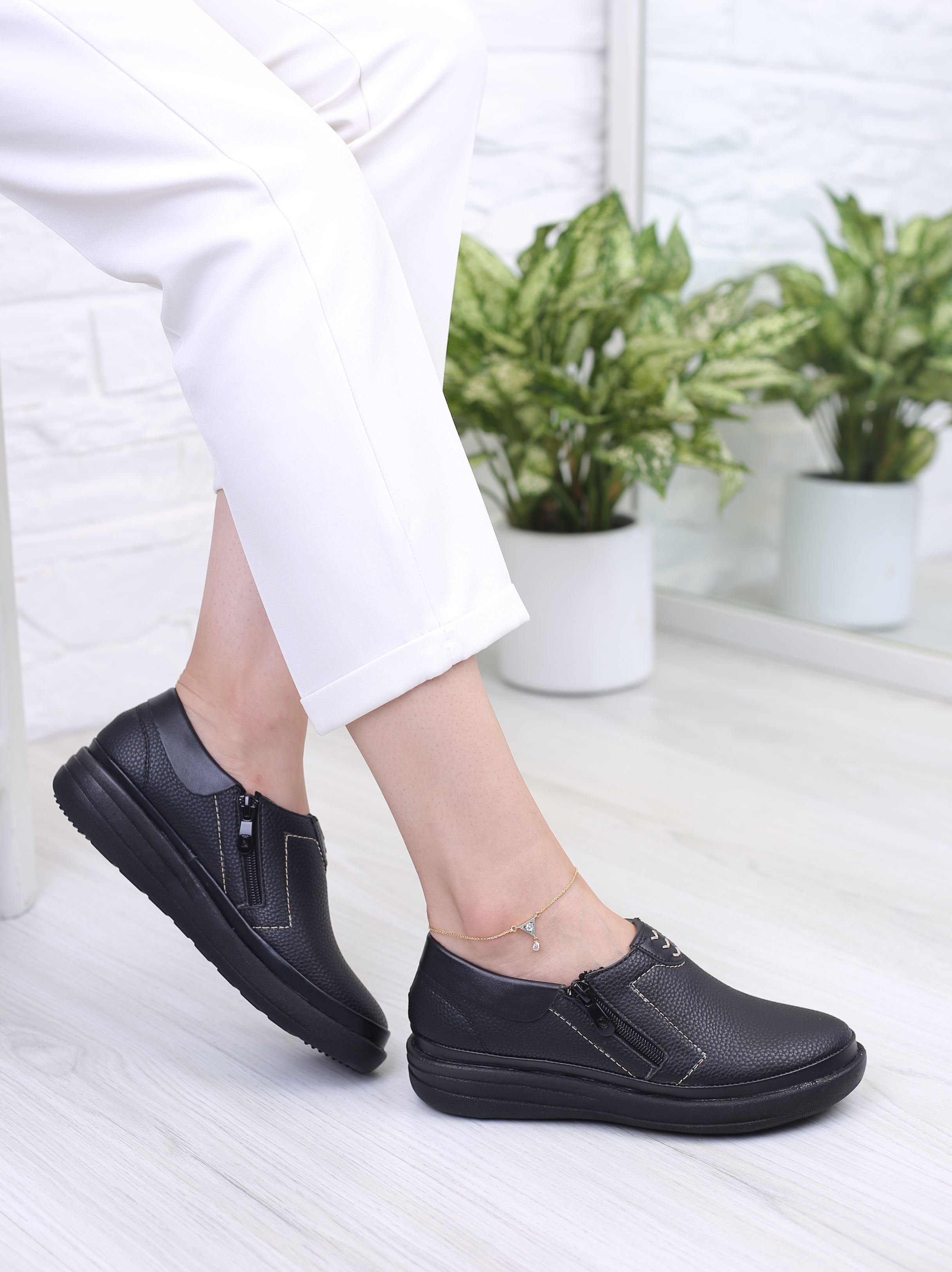 کفش پرسنلی زنانه فرکانس