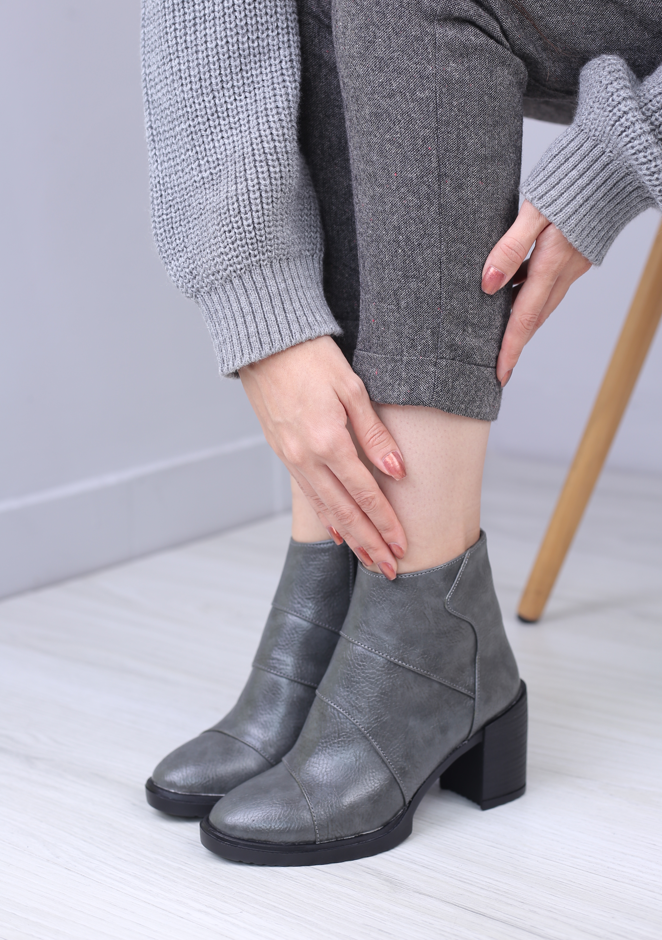 کفش نیم بوت زنانه 550