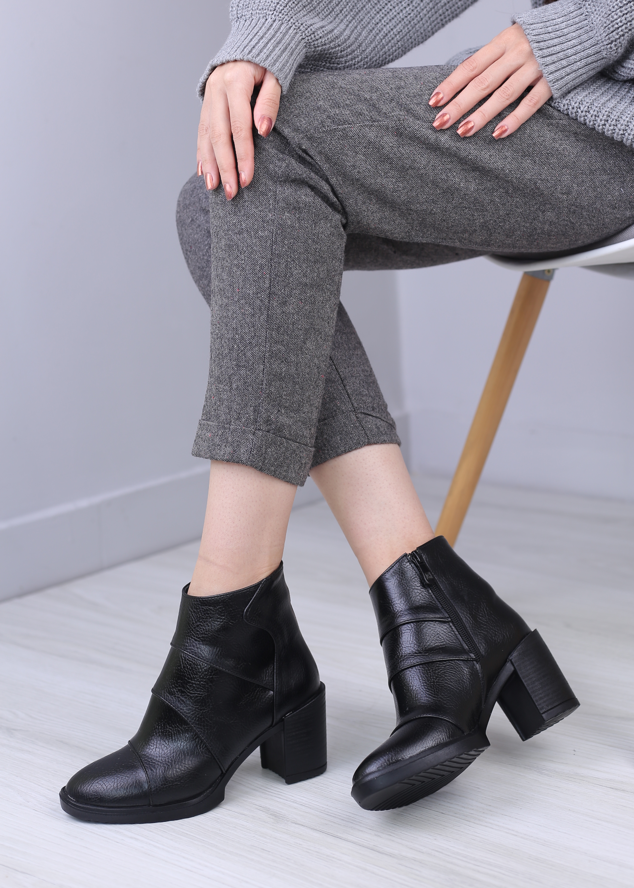 کفش نیم بوت زنانه 550