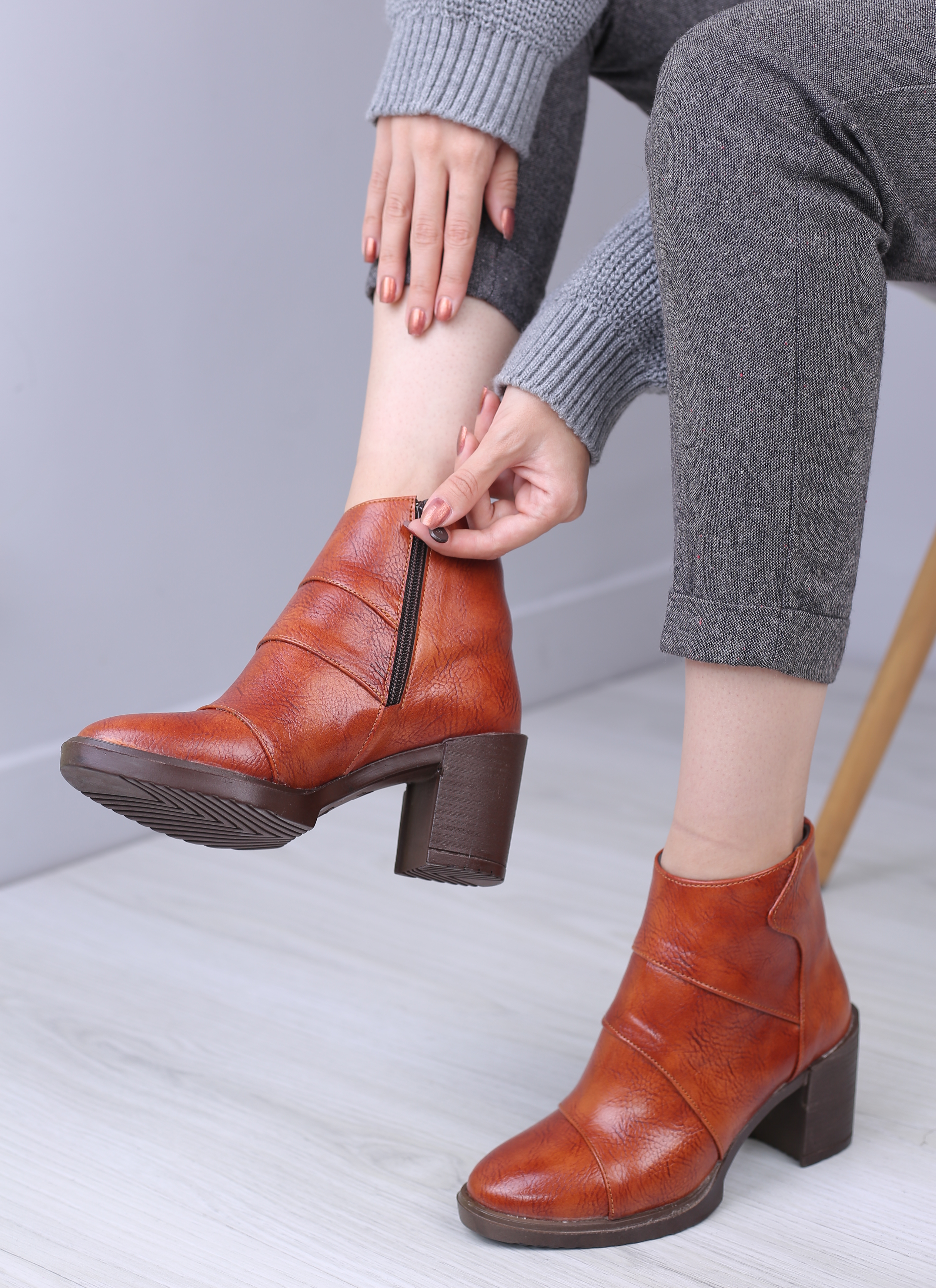 کفش نیم بوت زنانه 550