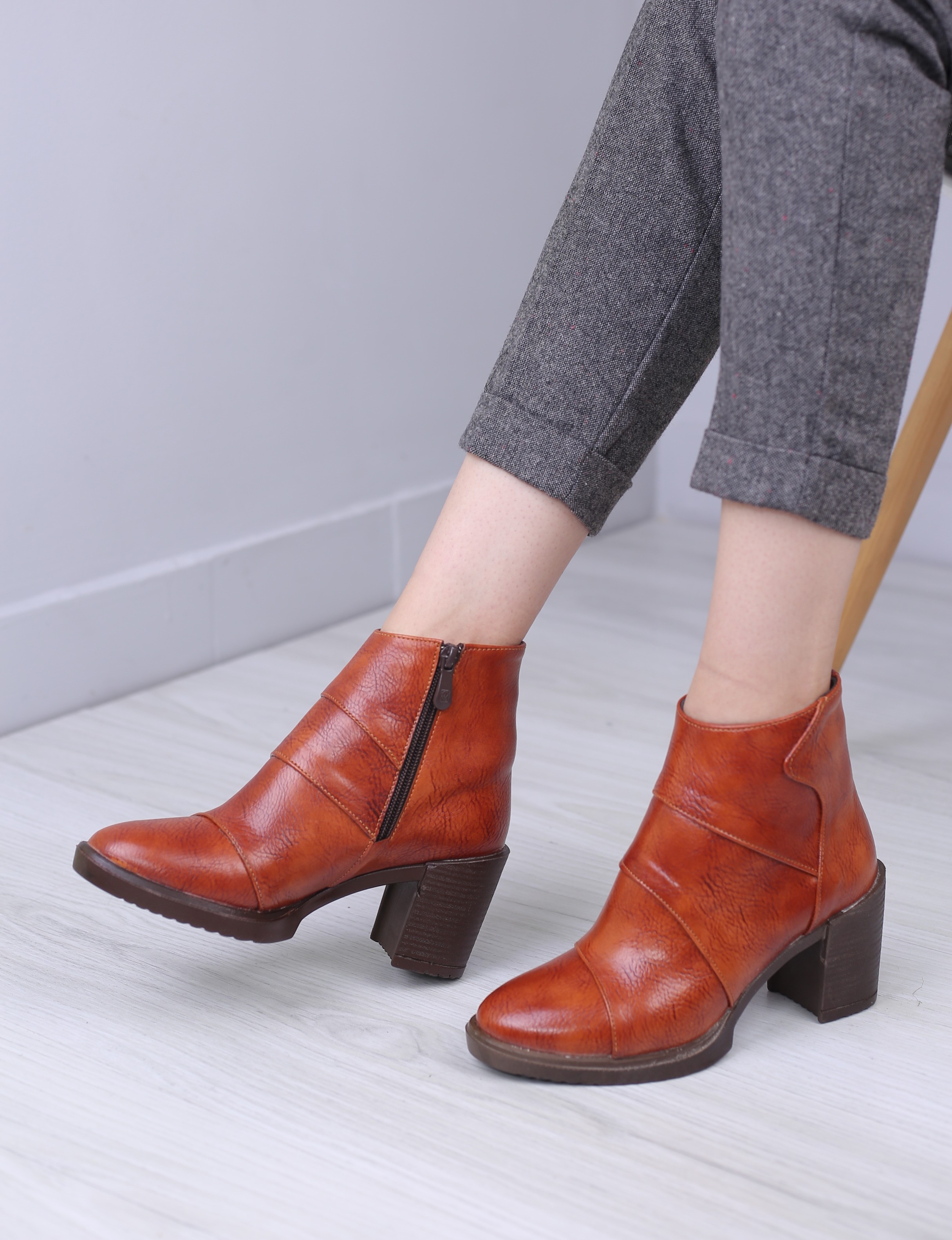 کفش نیم بوت زنانه 550