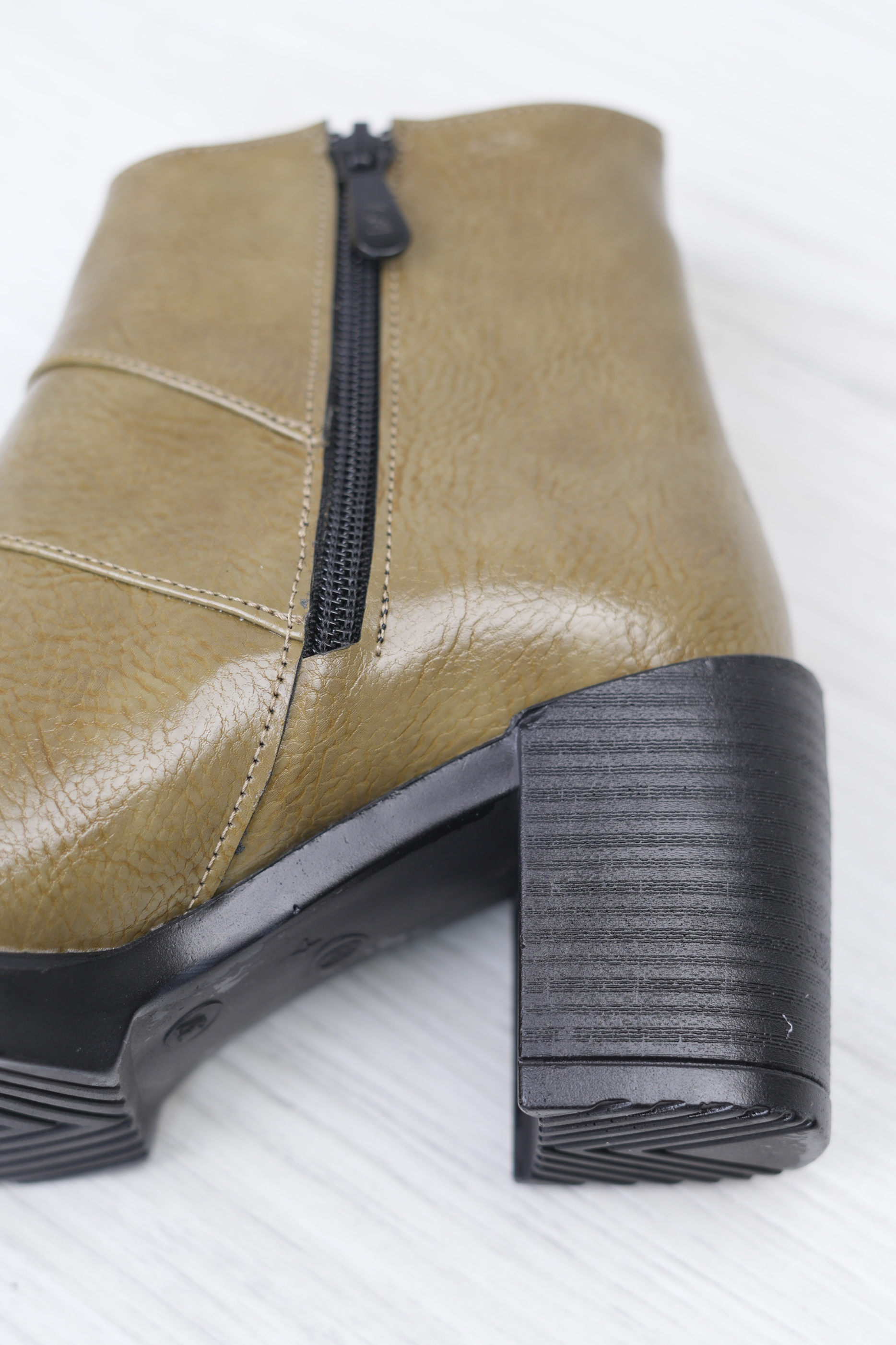 کفش نیم بوت زنانه 550