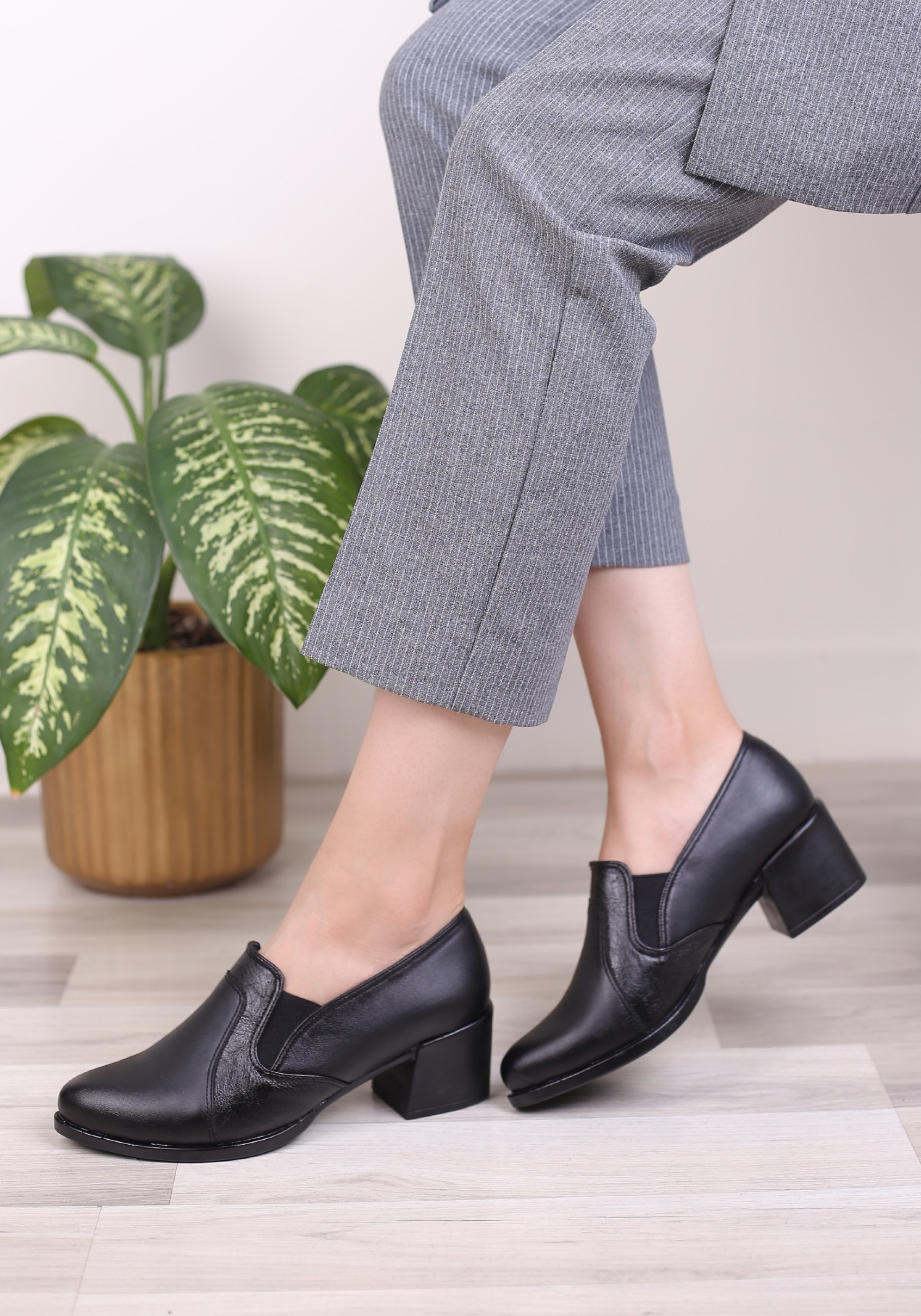 کفش پرسنلی زنانه آرام