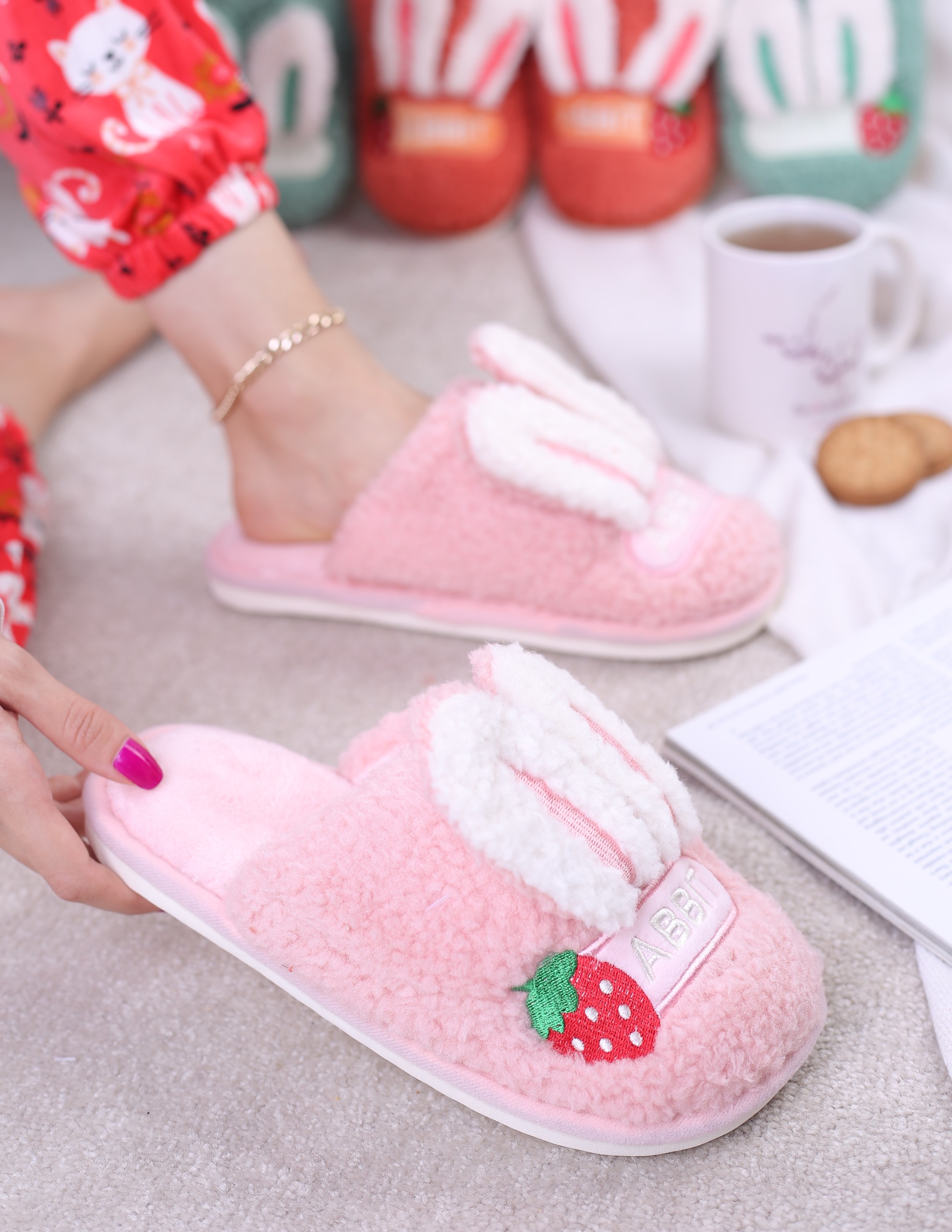 پاپوش جلوبسته زنانه خرگوش توت فرنگی