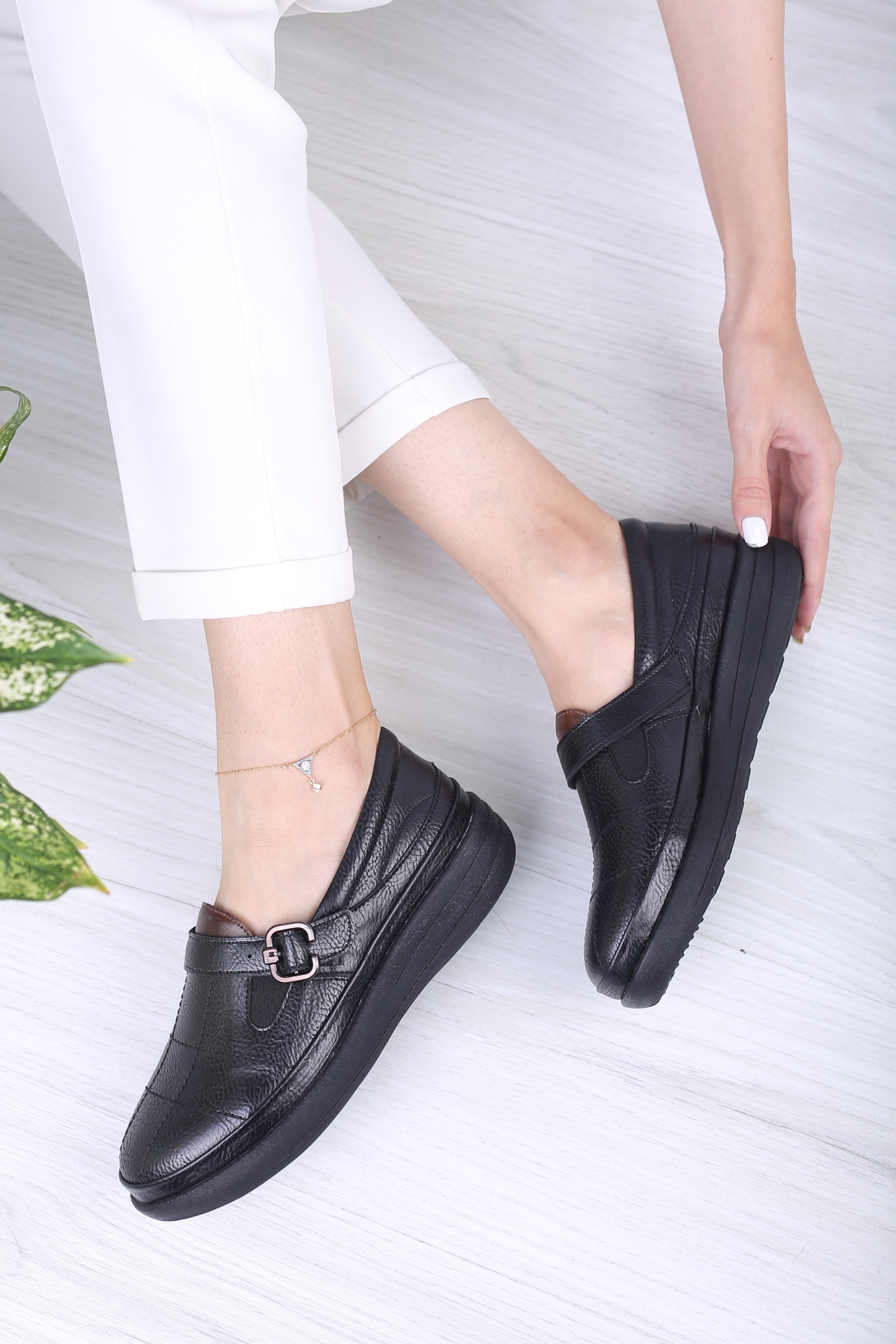 کفش پرسنلی زنانه شطرنجی