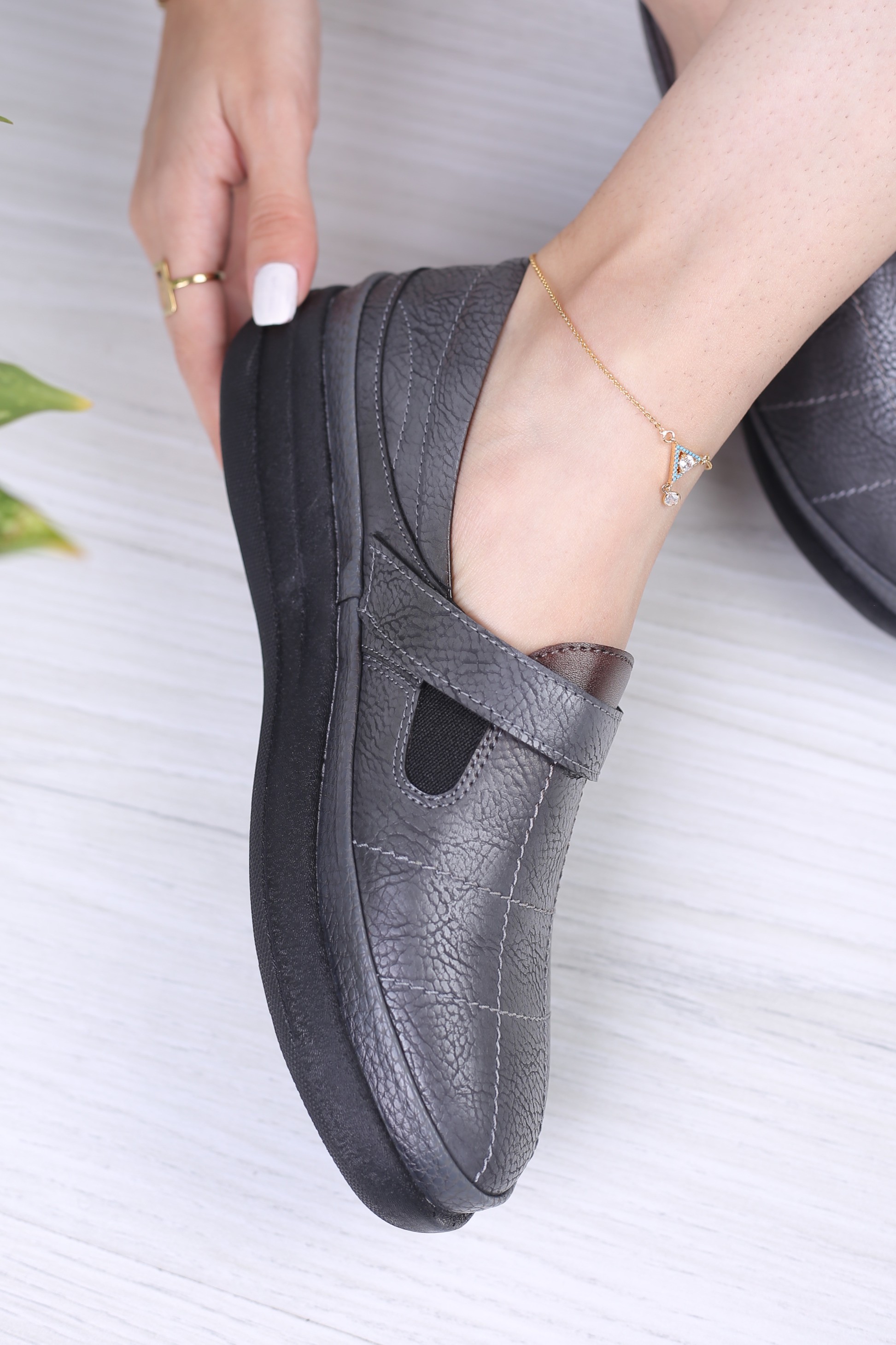 کفش پرسنلی زنانه شطرنجی