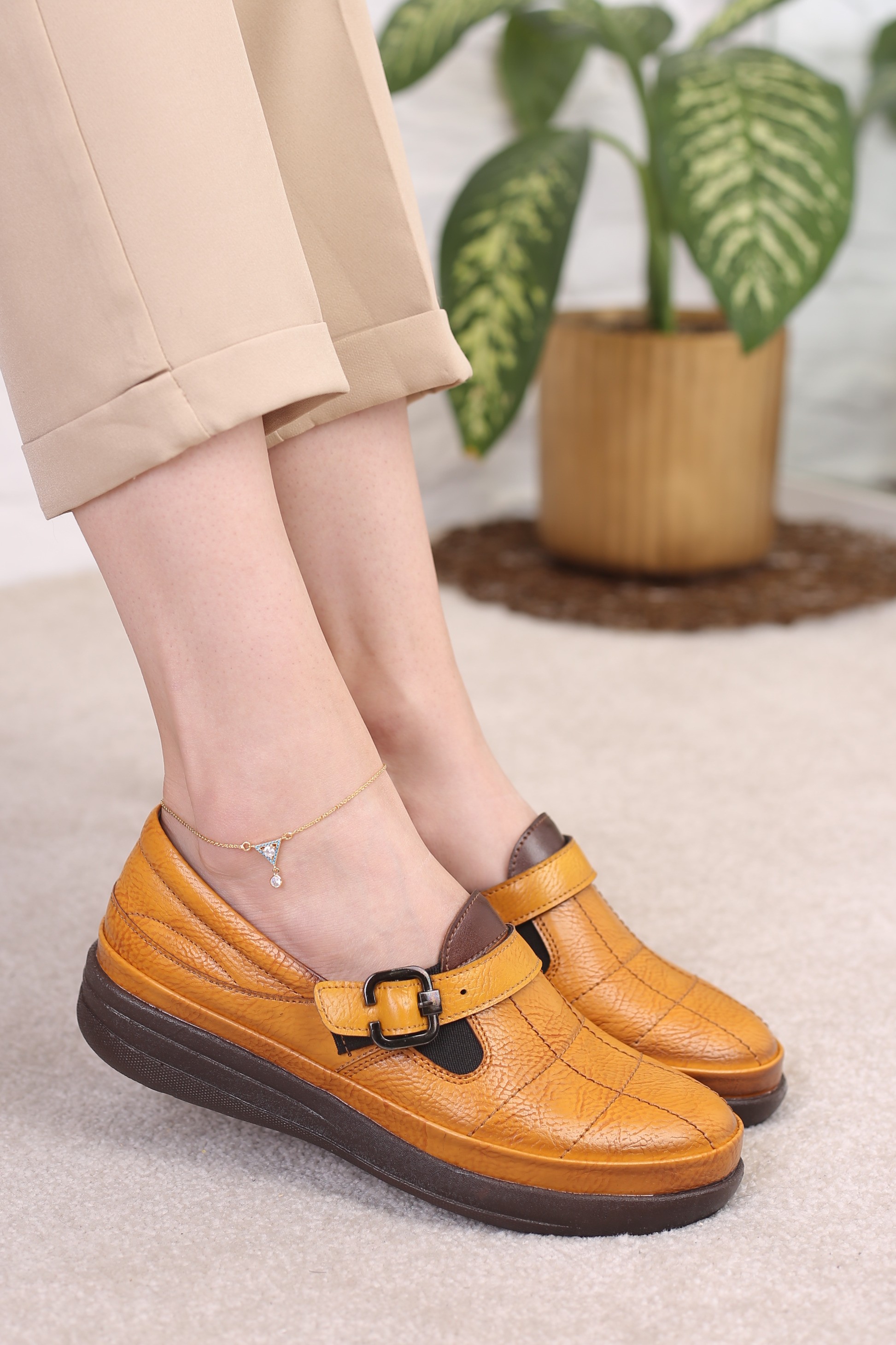 کفش پرسنلی زنانه شطرنجی