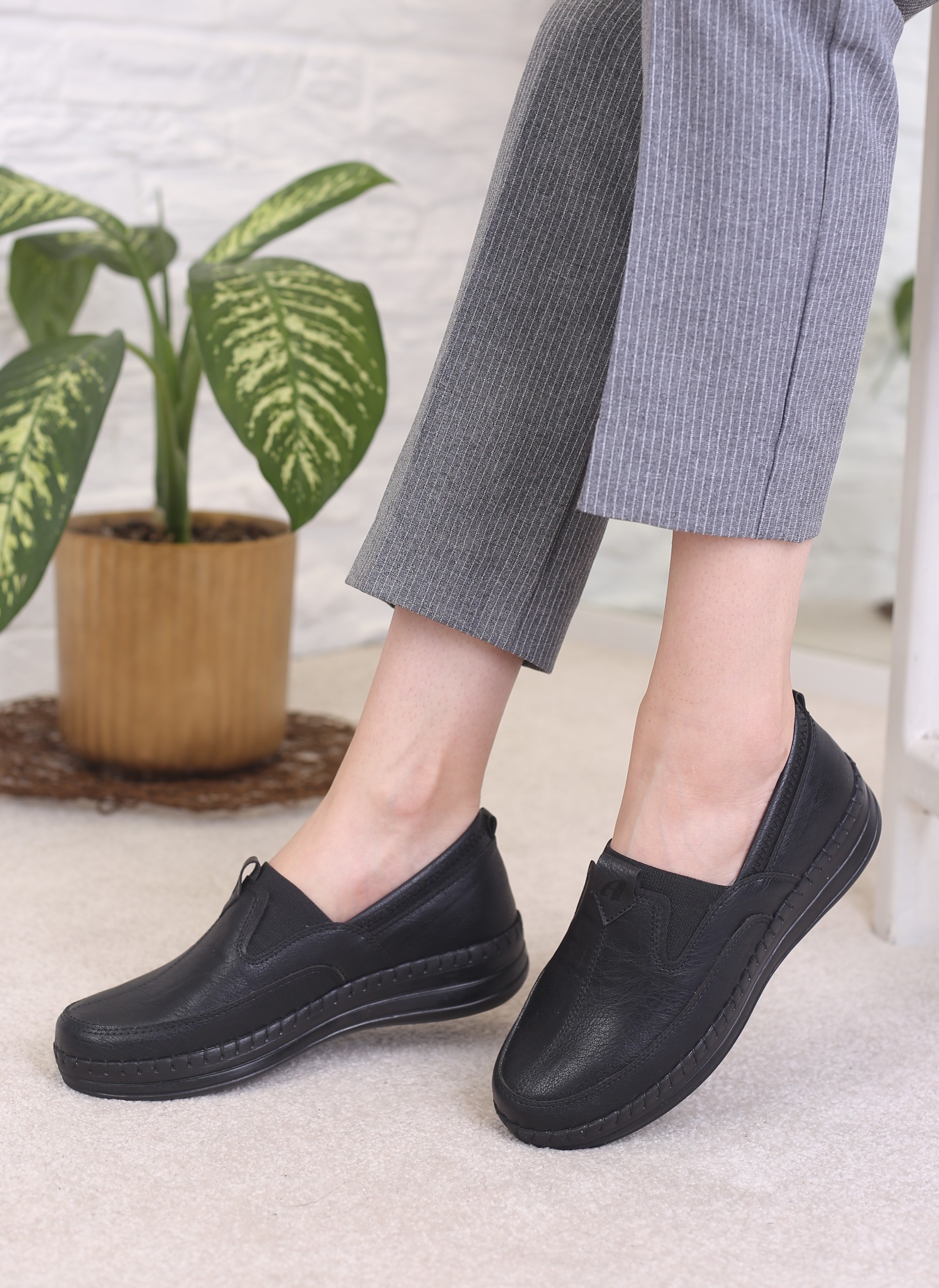 کفش پرسنلی زنانه نسترن