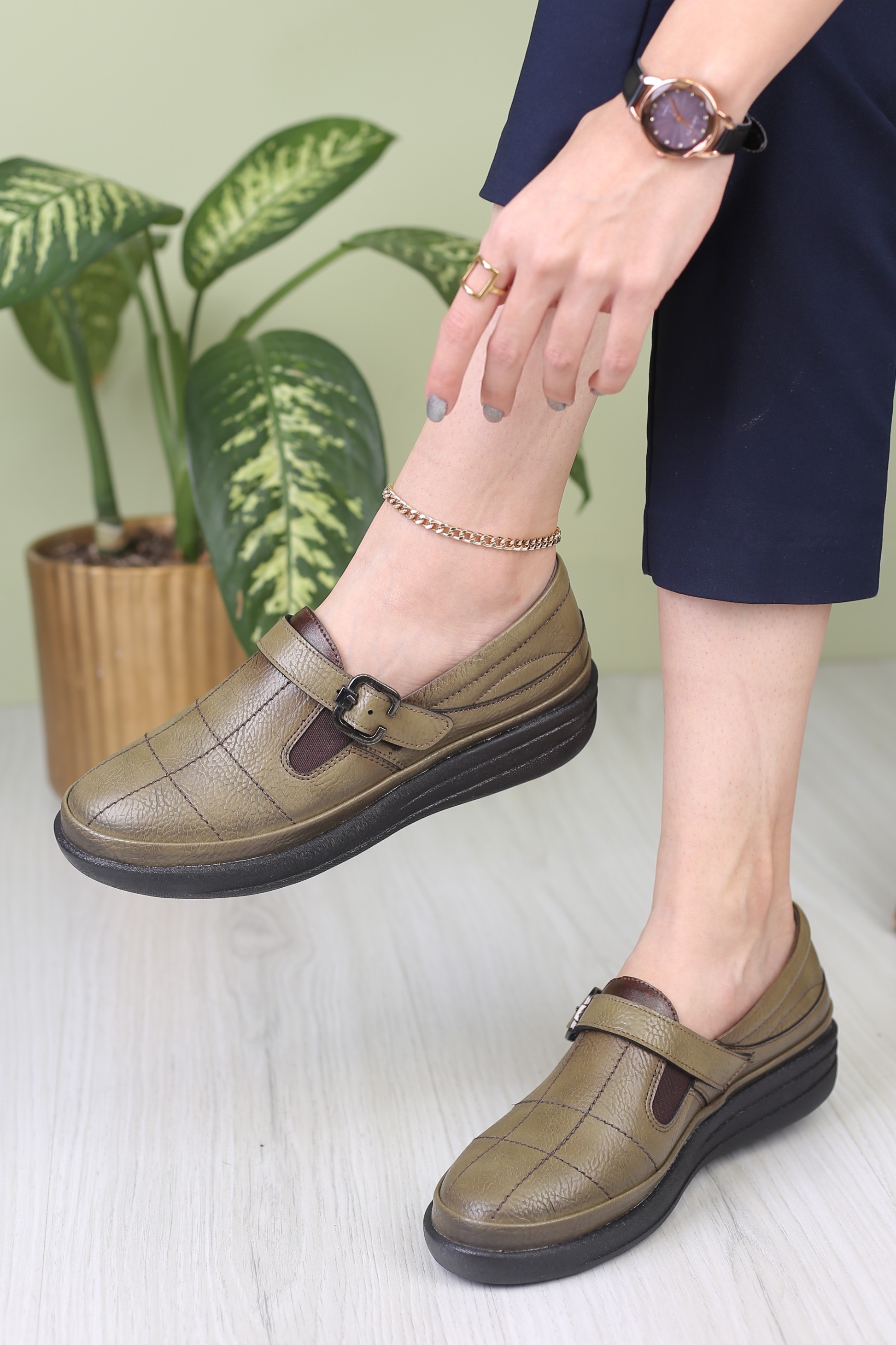 کفش پرسنلی زنانه شطرنجی